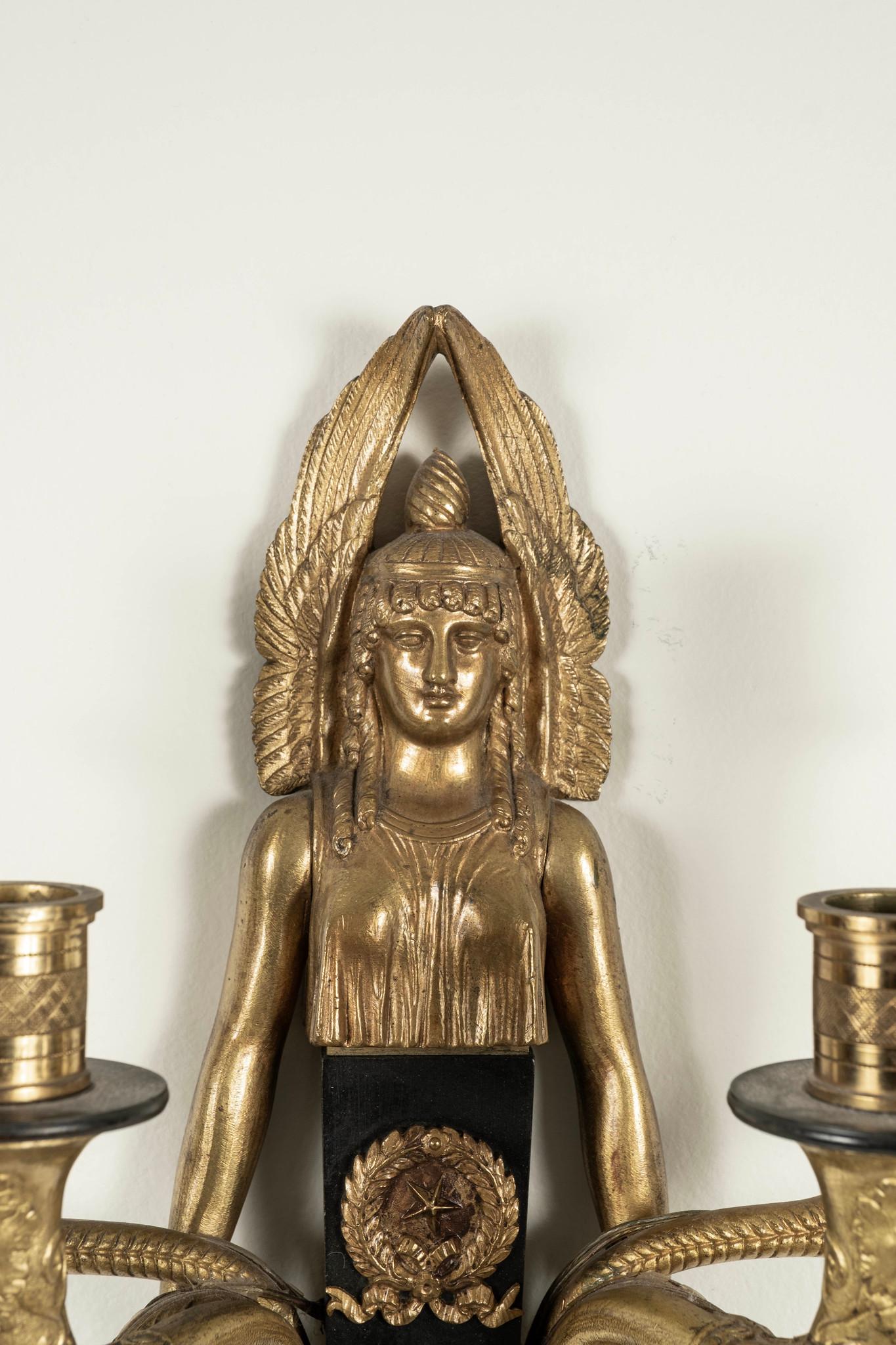 Paire d'appliques en bronze doré Empire du XIXe siècle en vente 2