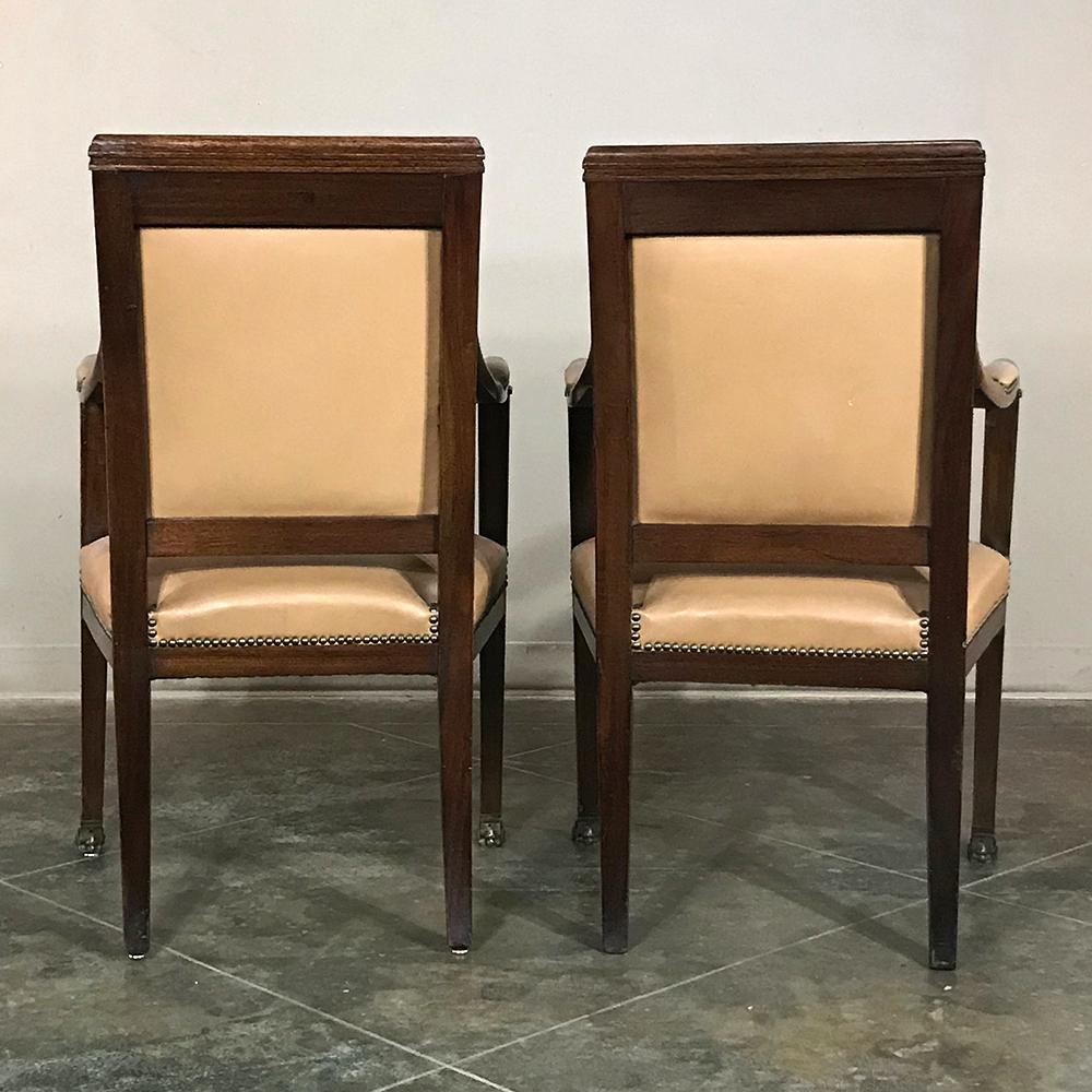 Fin du XIXe siècle Paire de fauteuils Empire en acajou du 19e siècle avec cuir et montures en bronze en vente
