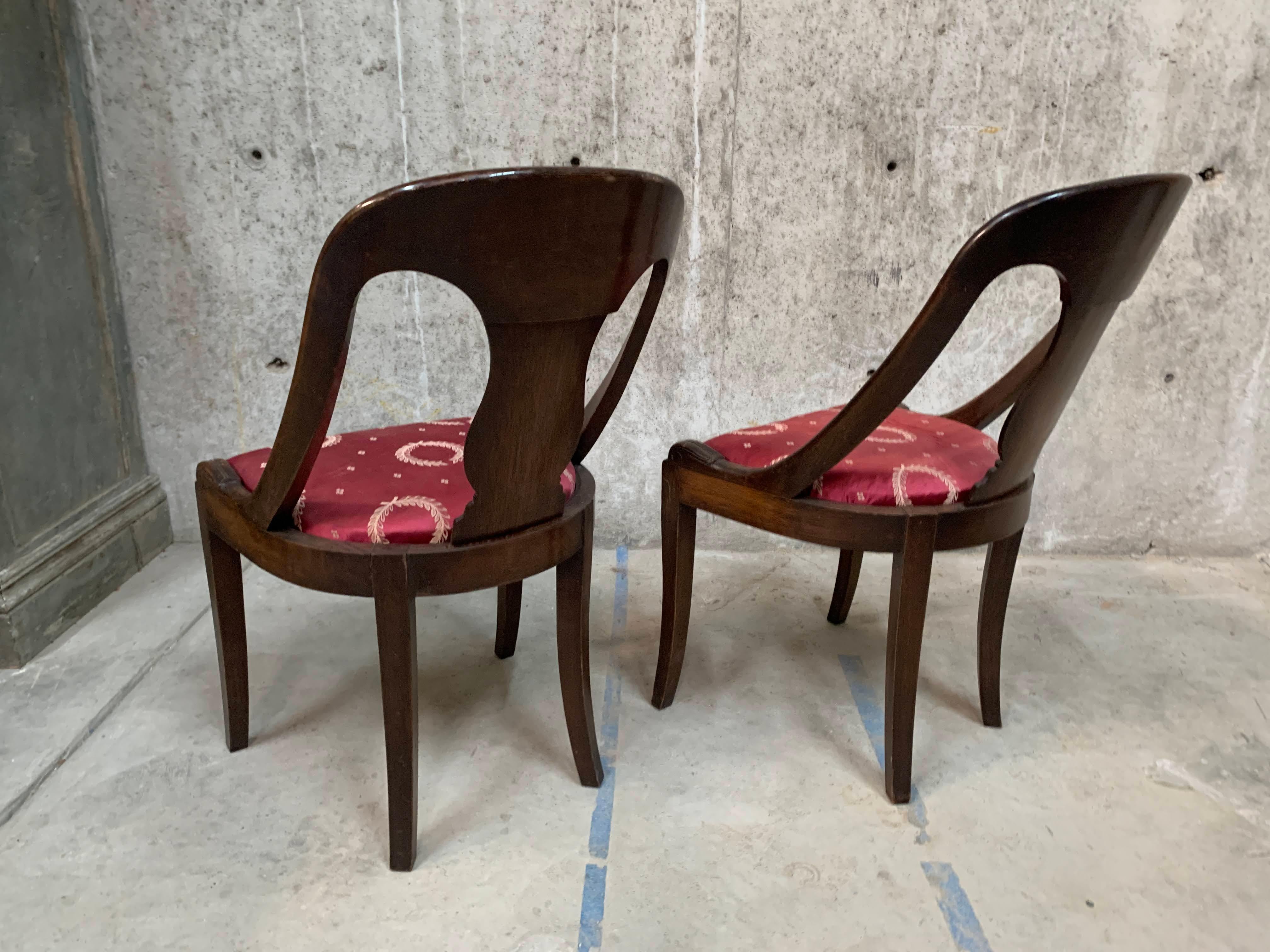 Paire de chaises de style Empire français du 19ème siècle avec assise tapissée de soie rouge  en vente 7