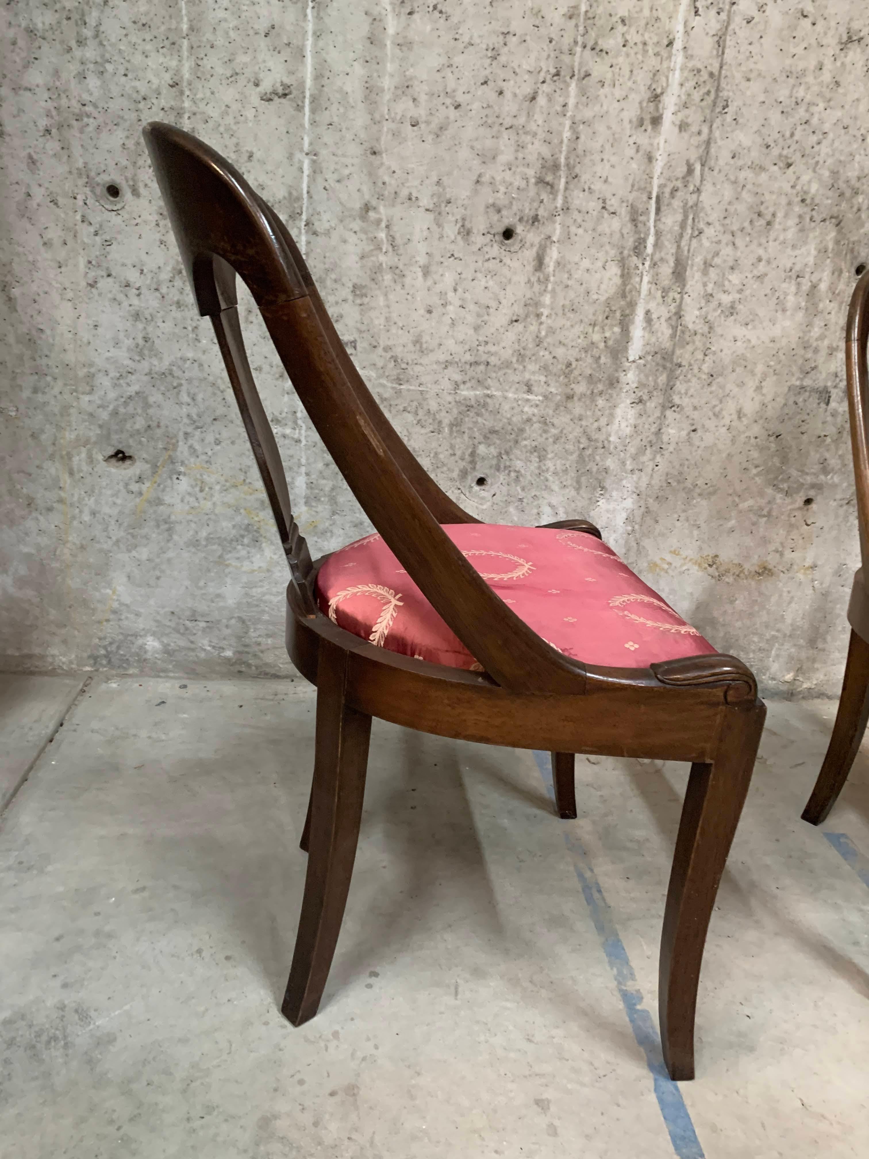 Paire de chaises de style Empire français du 19ème siècle avec assise tapissée de soie rouge  en vente 13