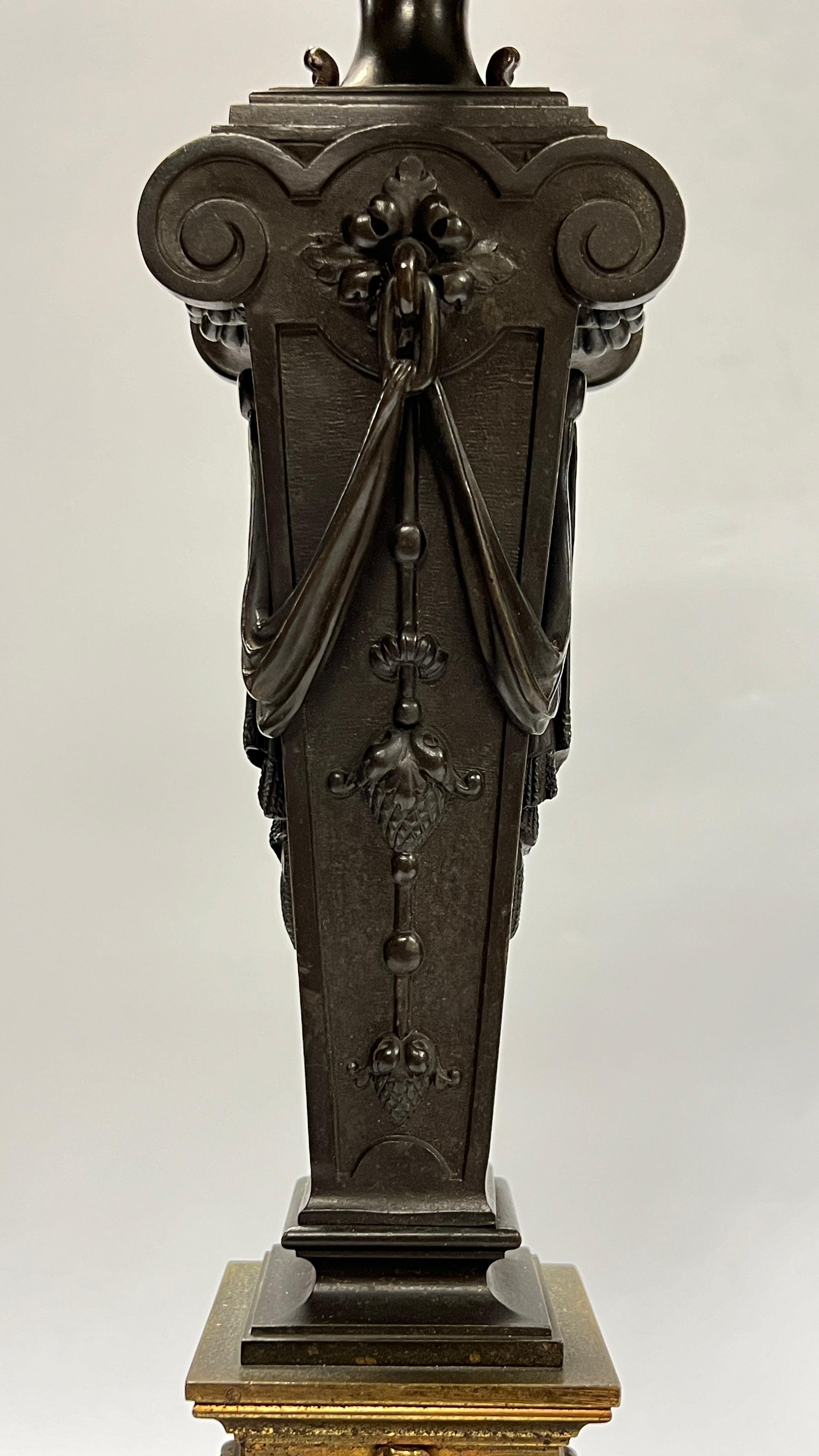 Coppia di candelabri in marmo rosso e bronzo in stile impero francese del XIX secolo in vendita 8