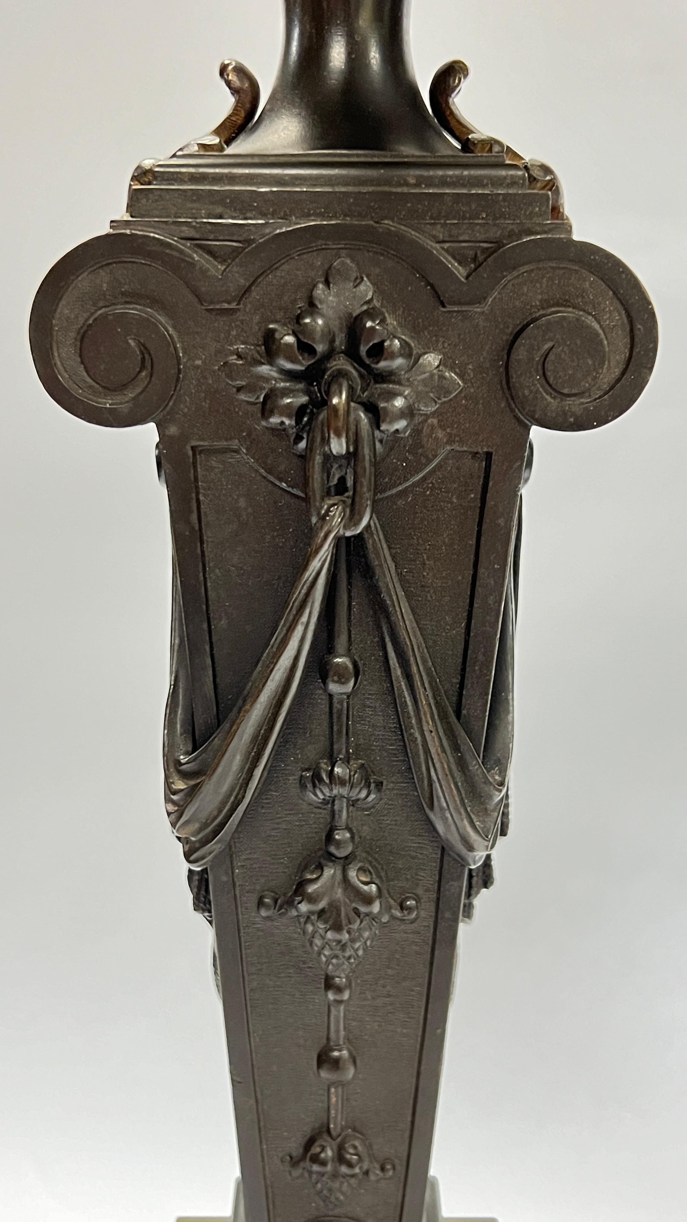 Coppia di candelabri in marmo rosso e bronzo in stile impero francese del XIX secolo in vendita 9