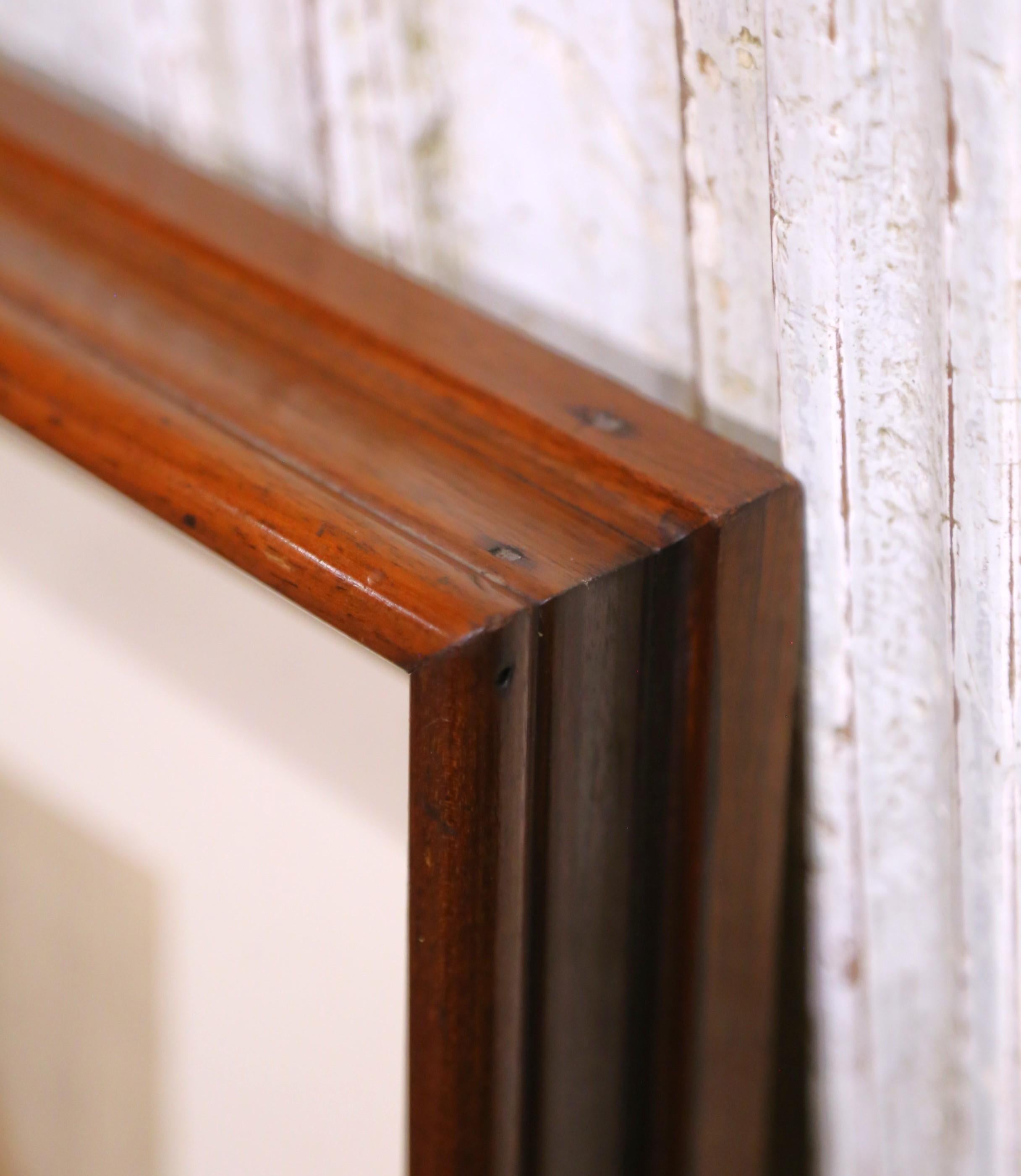 Paar französische Modegravuren des 19. Jahrhunderts in Nussbaumrahmen im Angebot 9