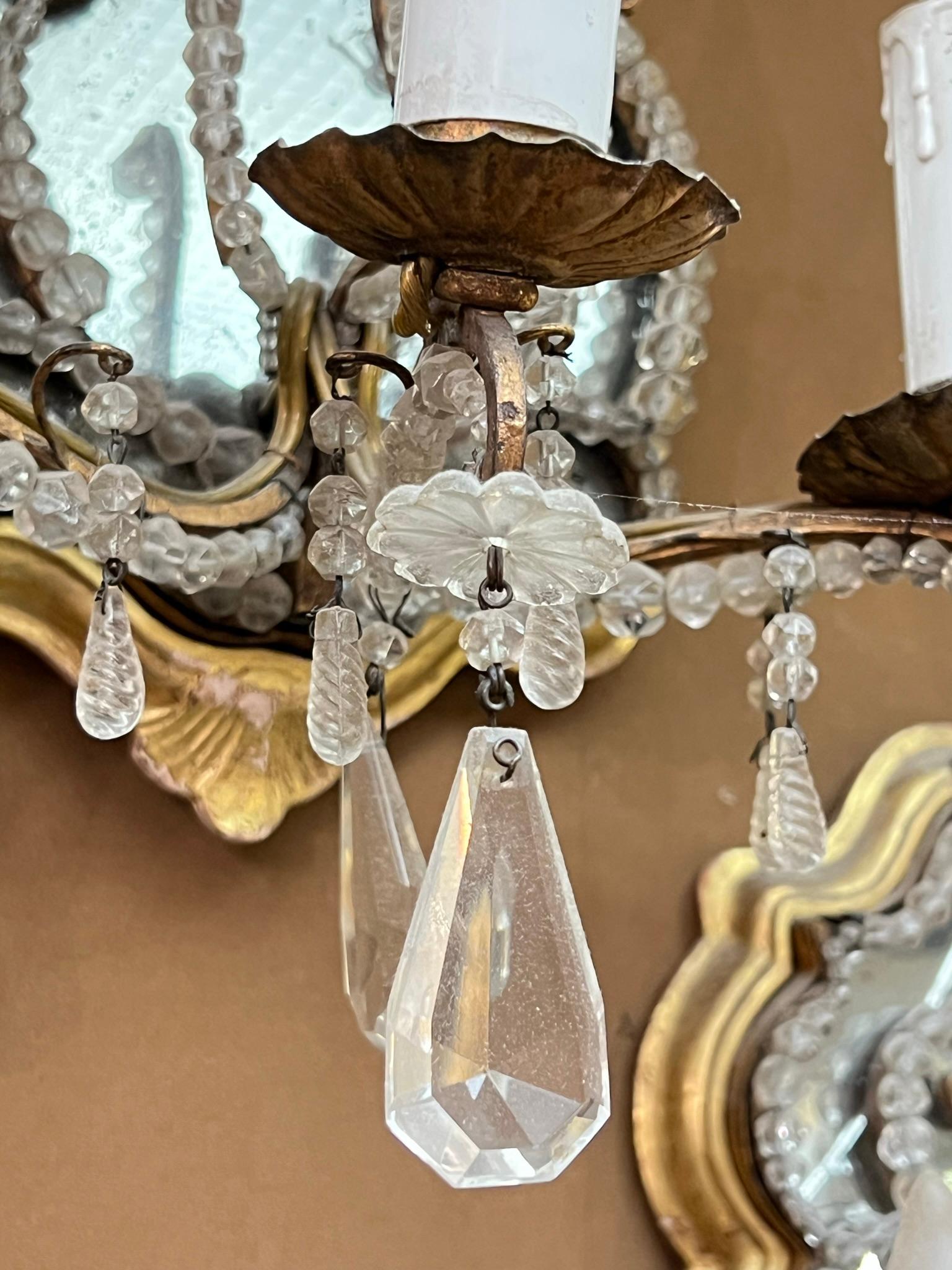 Doré Paire de montures françaises du 19ème siècle en métal doré  Appliques miroirs en bois doré  en vente