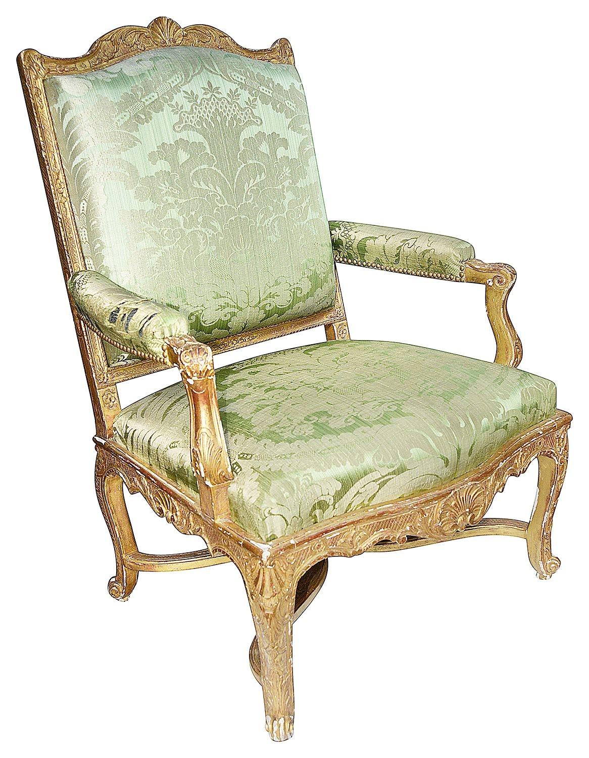 Louis XIV Paire de fauteuils de salon en bois doré français du 19ème siècle en vente