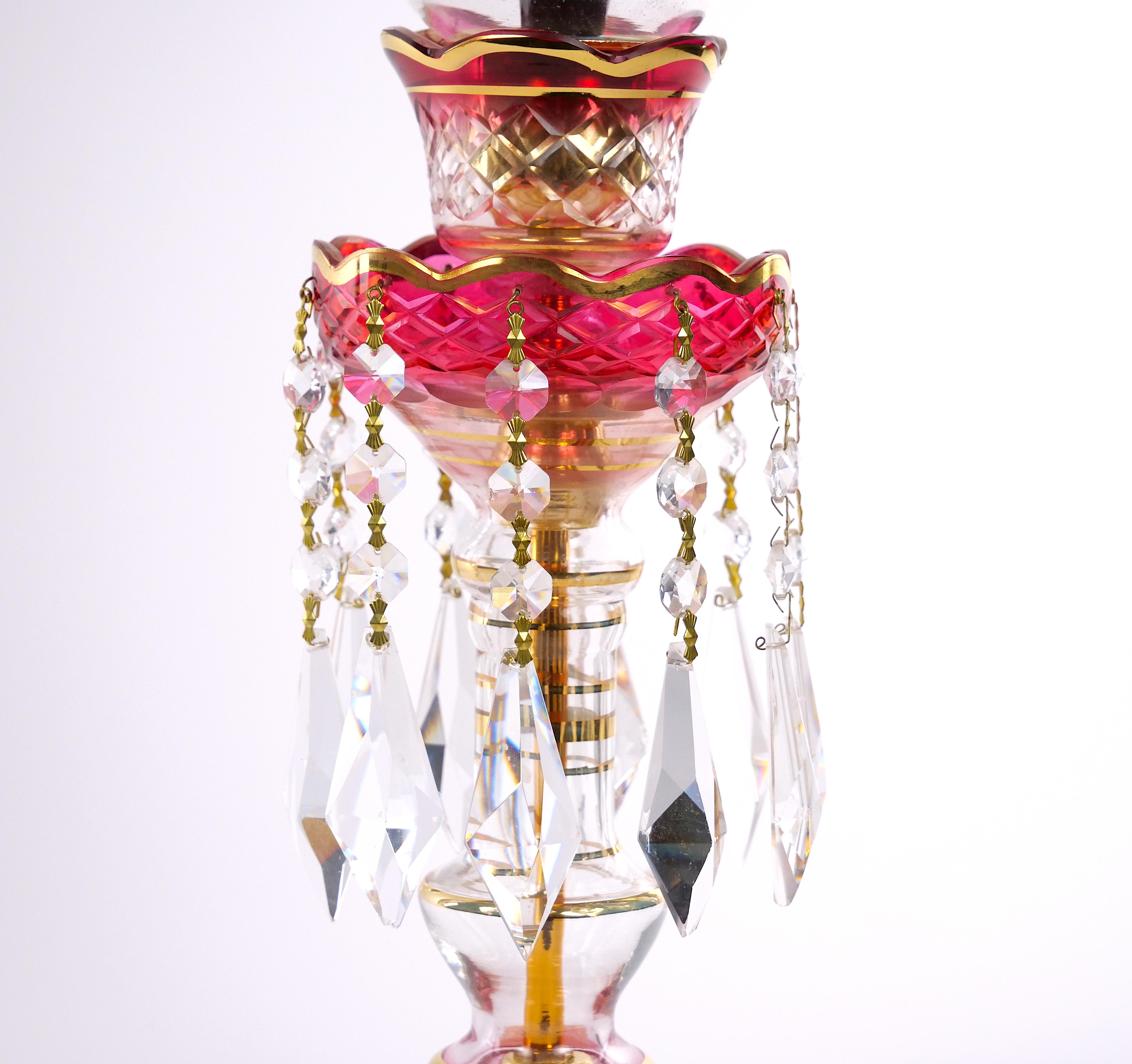 Paire de chandeliers en verre taillé du 19e siècle Lampes de table en vente 4