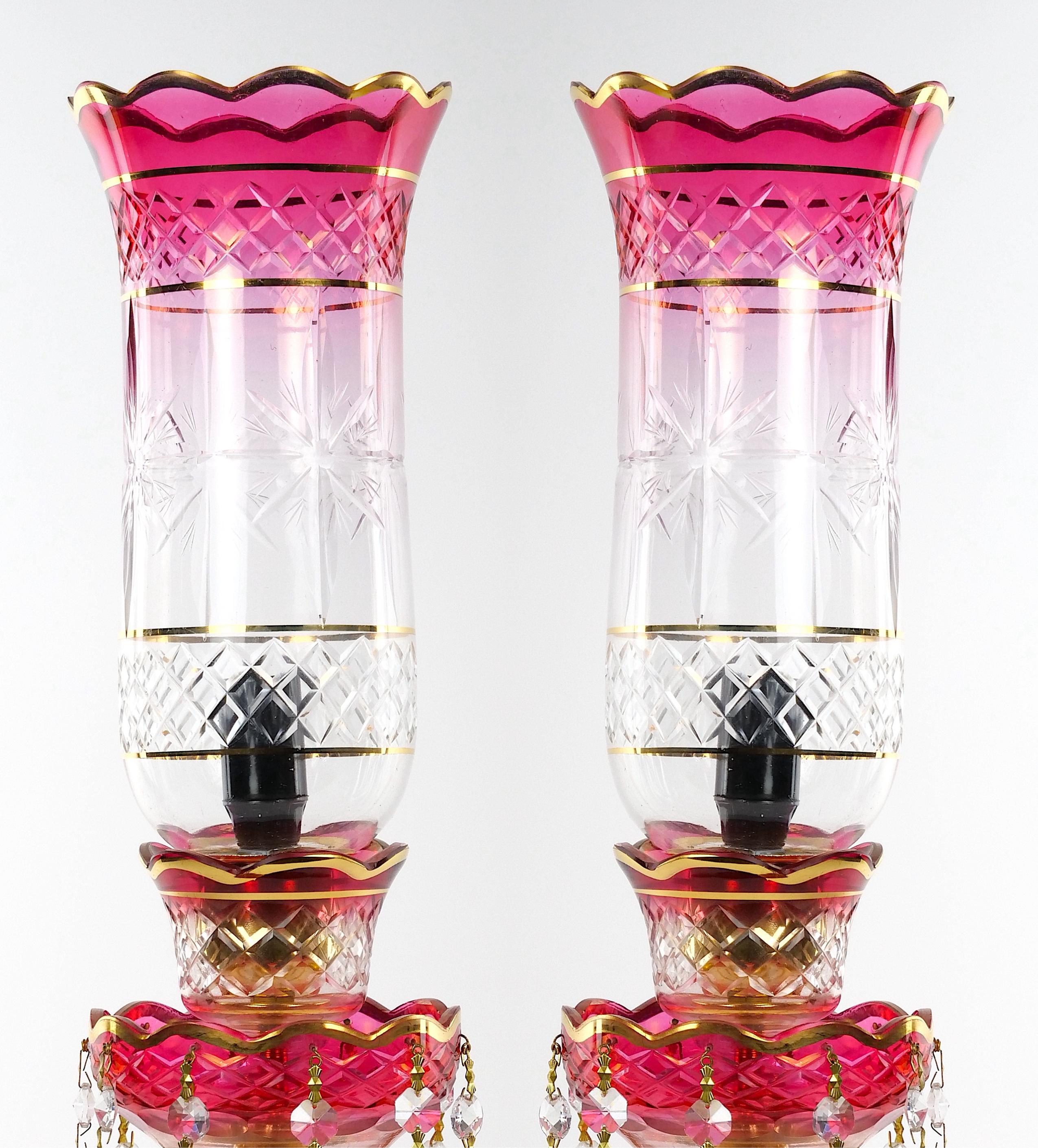 Belle Époque Paire de chandeliers en verre taillé du 19e siècle Lampes de table en vente