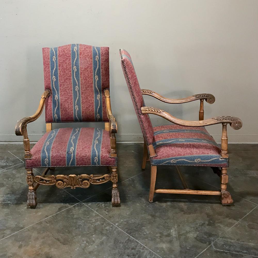 Paire de fauteuils Louis XIII français du XIXe siècle du XIXe siècle en vente 2