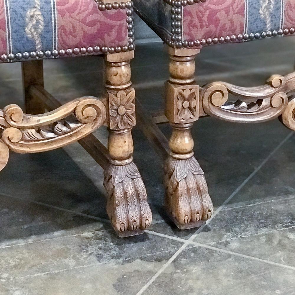 Paire de fauteuils Louis XIII français du XIXe siècle du XIXe siècle en vente 3