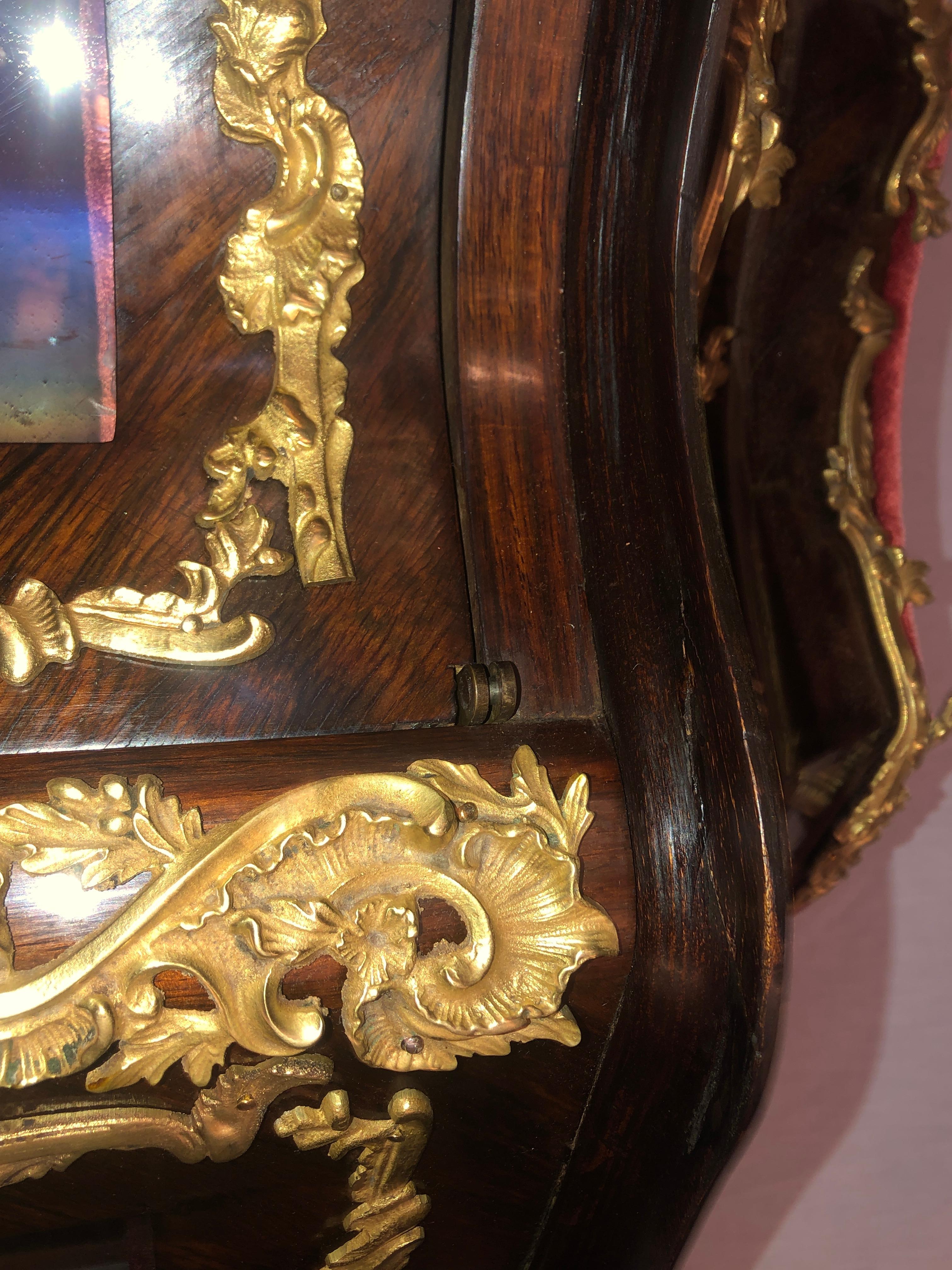 19th Century French Bronze Mounted Inlaid Vitrines Curio Cabinets, Pair 2