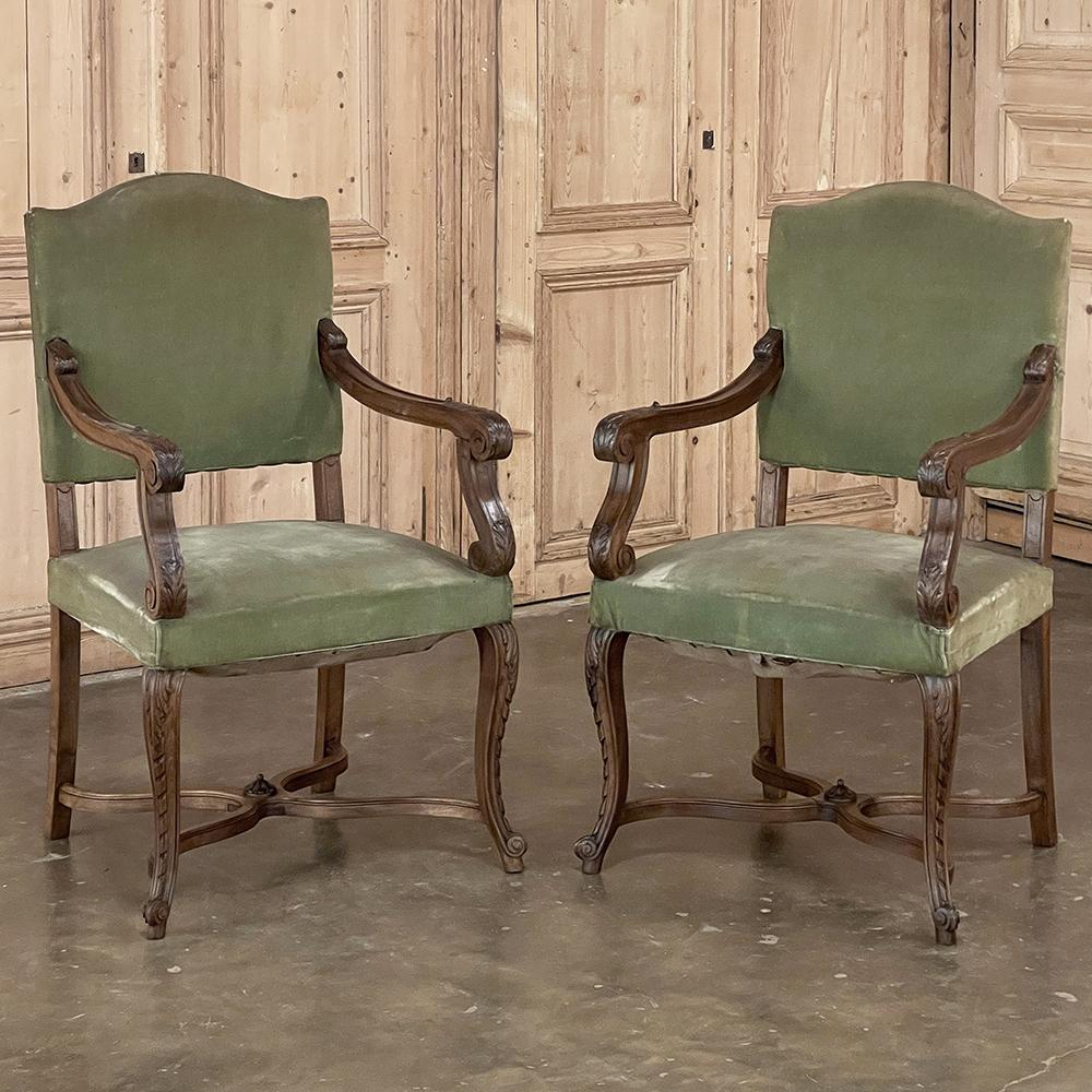 Pair 19th Century French Louis XV Walnut Armchairs ~ Fauteuils In Good Condition For Sale In Dallas, TX