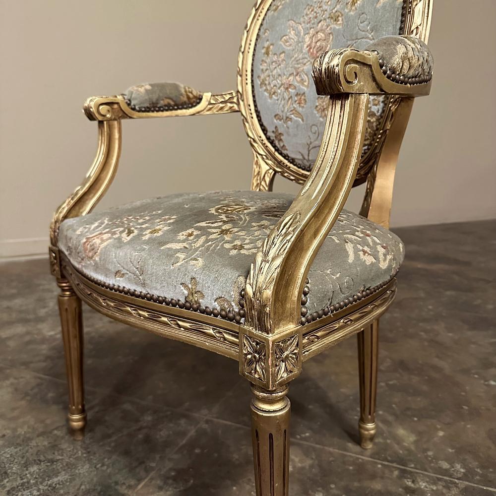 Paire de fauteuils dorés Louis XVI du 19ème siècle ~ Fauteuils en vente 4