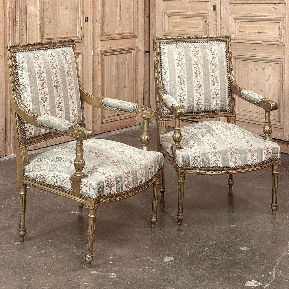 Pareja Sillones Franceses Luis XVI Dorados Siglo XIX ~ Fauteuils Tallado a mano en venta