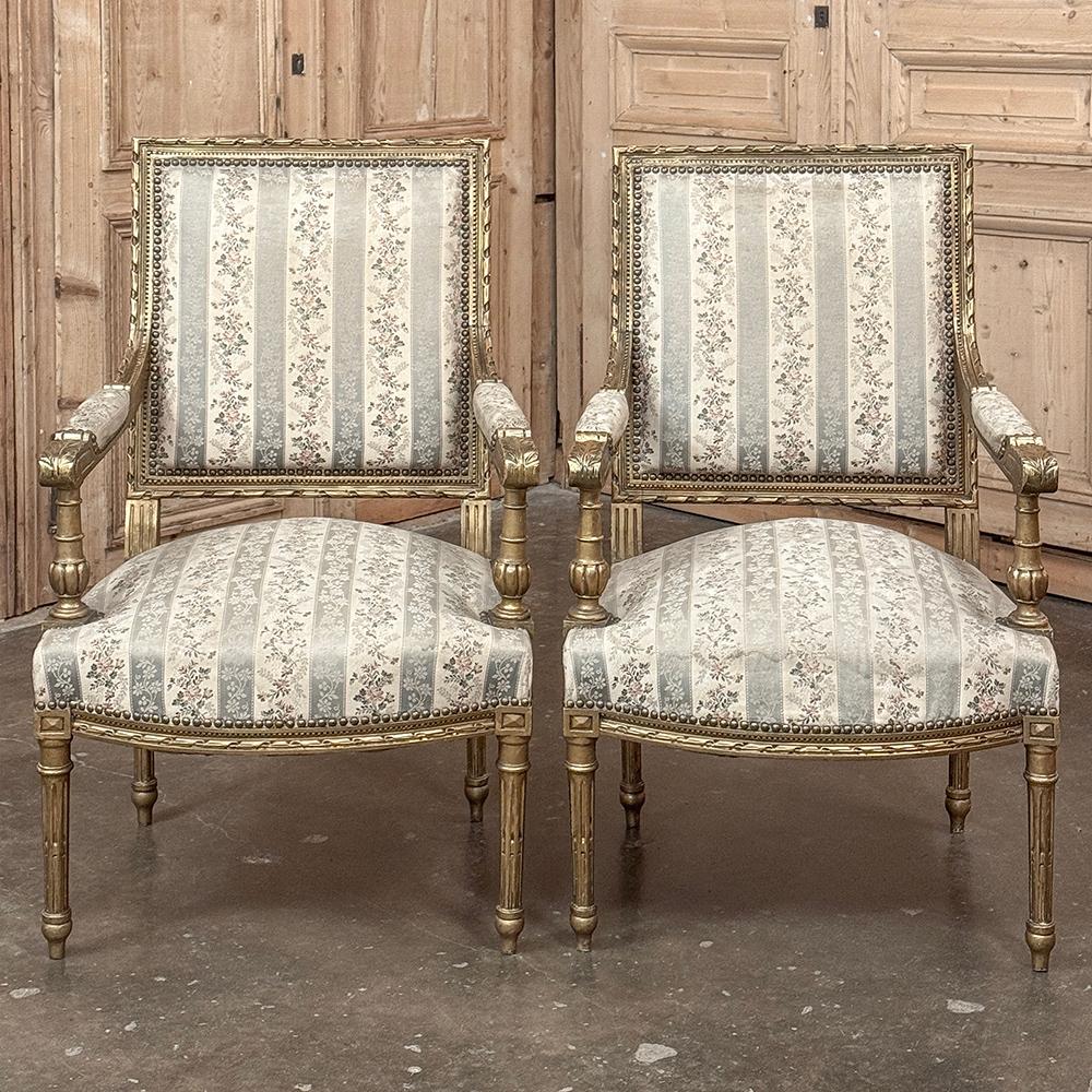 Pareja Sillones Franceses Luis XVI Dorados Siglo XIX ~ Fauteuils en Bueno estado para la venta en Dallas, TX