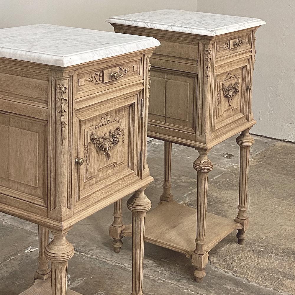 Hand-Carved Pair of 19th Century French Louis XVI Marble-Top Nightstands