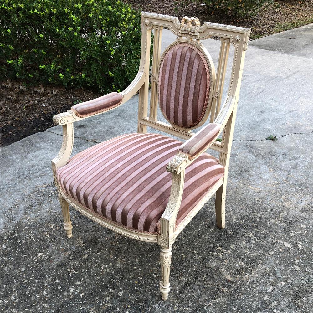 Pair of 19th Century French Louis XVI Painted Armchairs In Good Condition For Sale In Dallas, TX