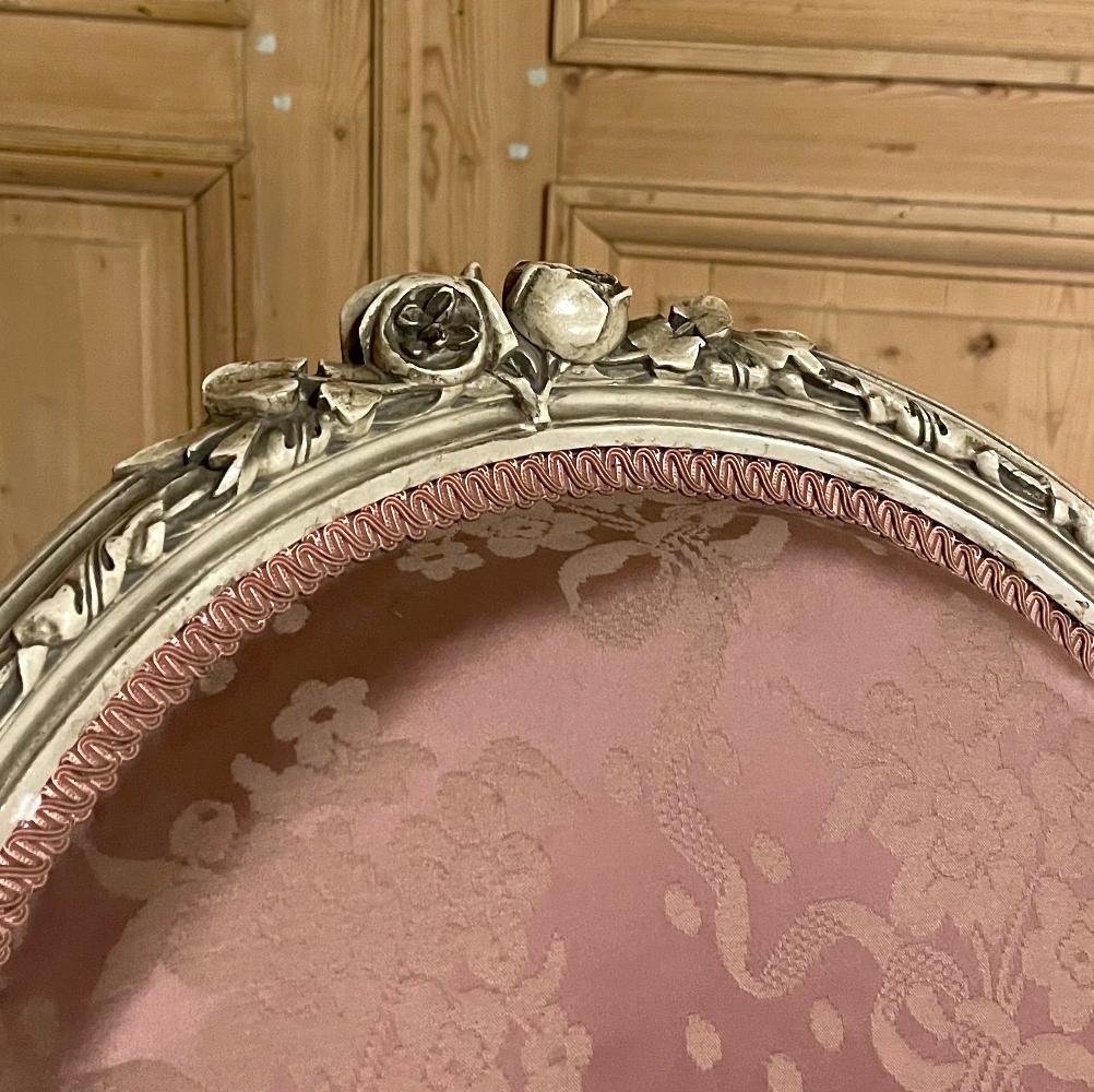 Paire de fauteuils peints Louis XVI français du 19ème siècle en vente 2