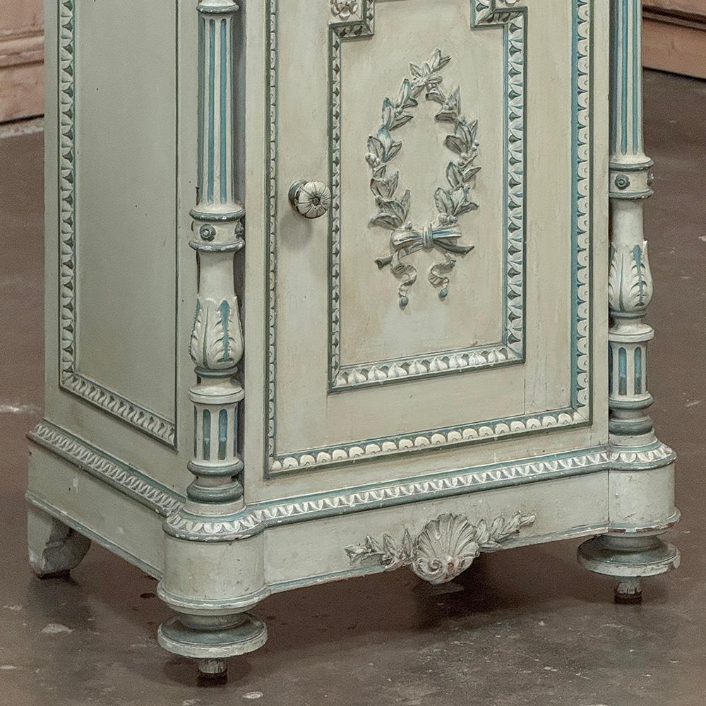 Paire de tables de nuit Louis XVI peintes en marbre de Carrare du 19e siècle en vente 3