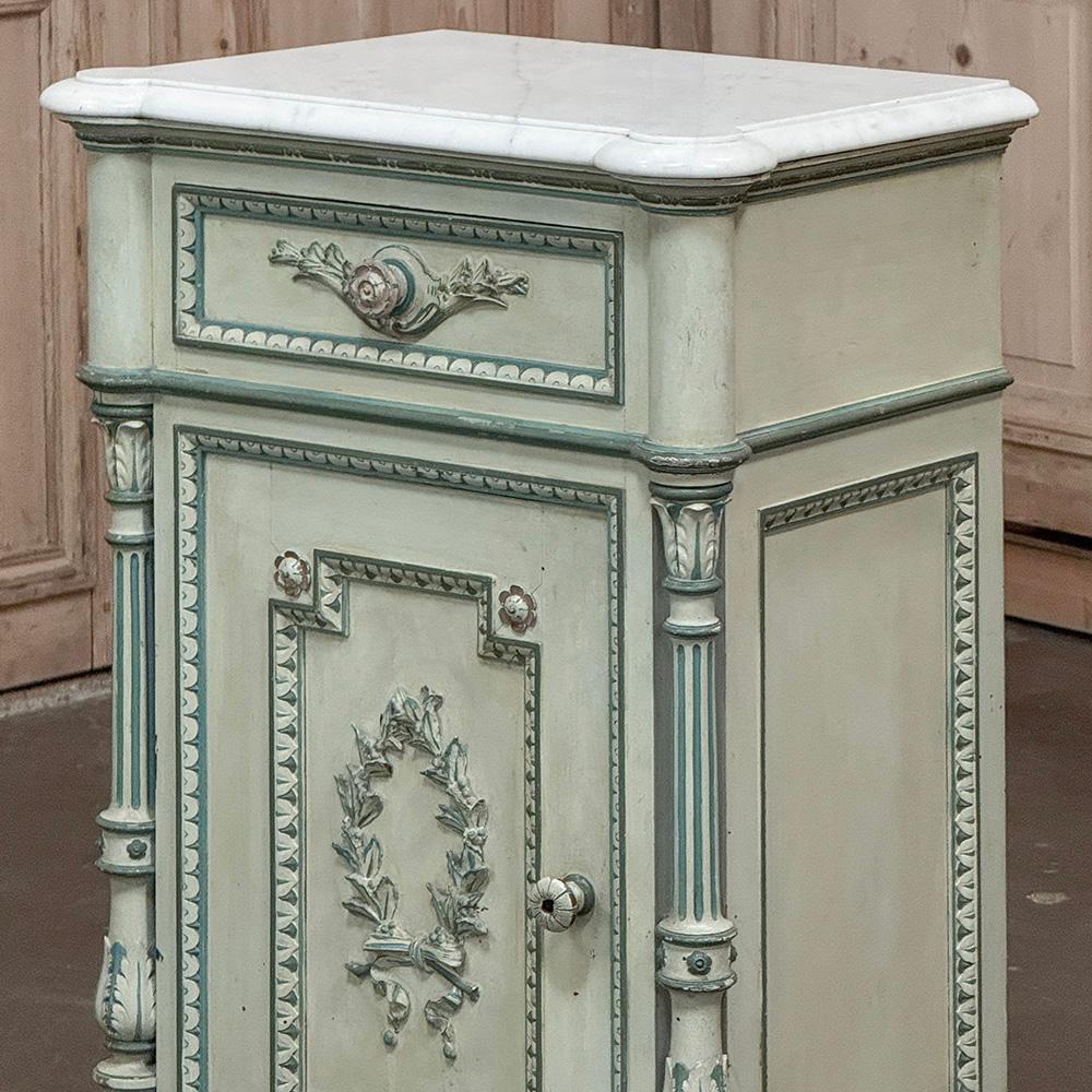 Marbre de Carrare Paire de tables de nuit Louis XVI peintes en marbre de Carrare du 19e siècle en vente