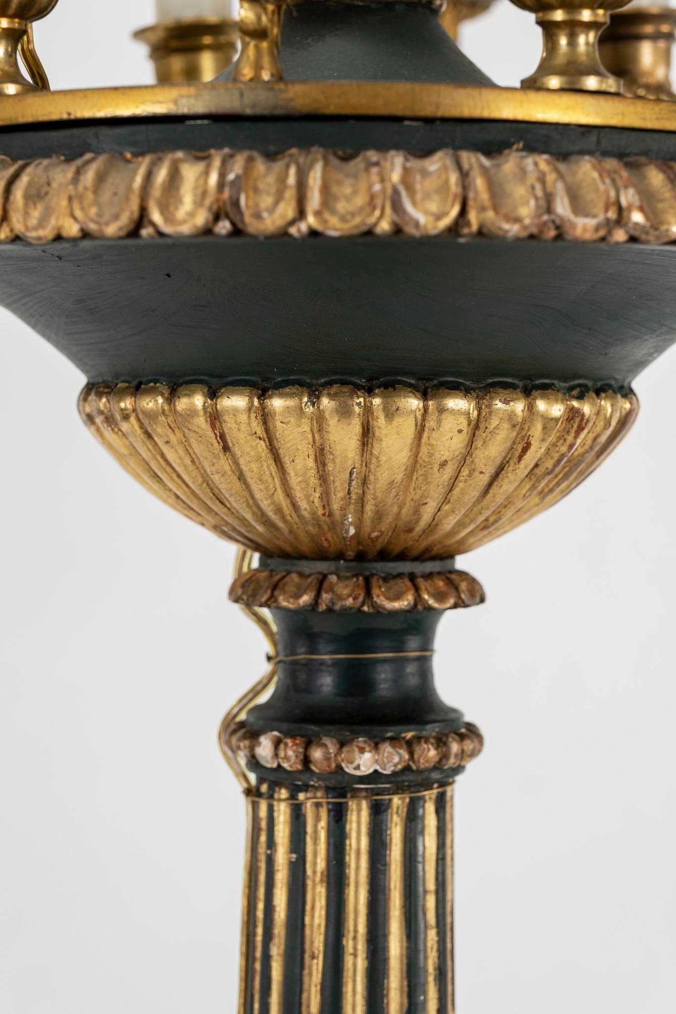 Doré Paire de torchères françaises de style Louis XVI du 19ème siècle en vente