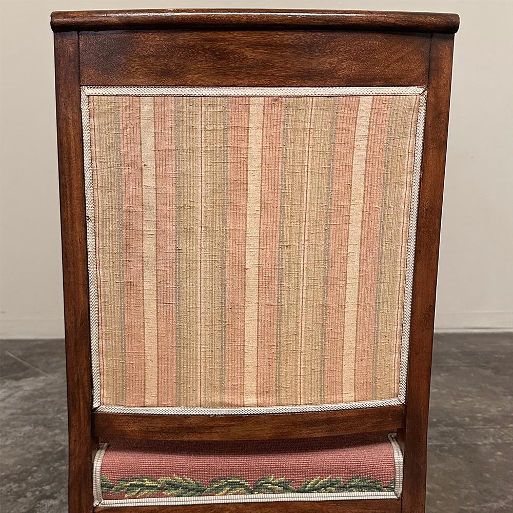Fauteuils Empire français du 19ème siècle en acajou avec tapisserie à l'aiguille en vente 12