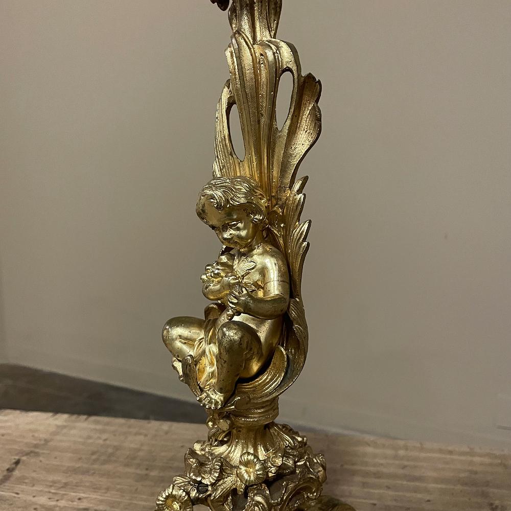 Coppia di candelieri rococò francesi del XIX secolo del periodo di Napoleone III in vendita 9