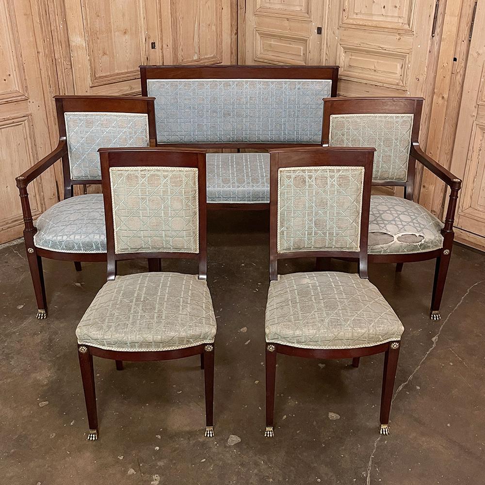 Paar französische Mahagoni-Sessel aus der Zeit Napoleons III. des 19. Jahrhunderts im Angebot 8