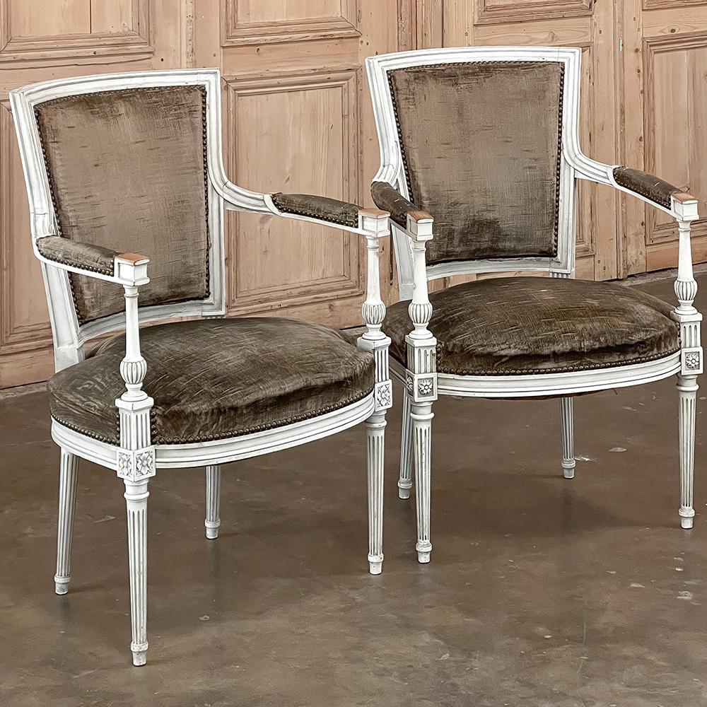 Pair 19th Century French Neoclassical Louis XVI Painted Armchairs In Good Condition For Sale In Dallas, TX