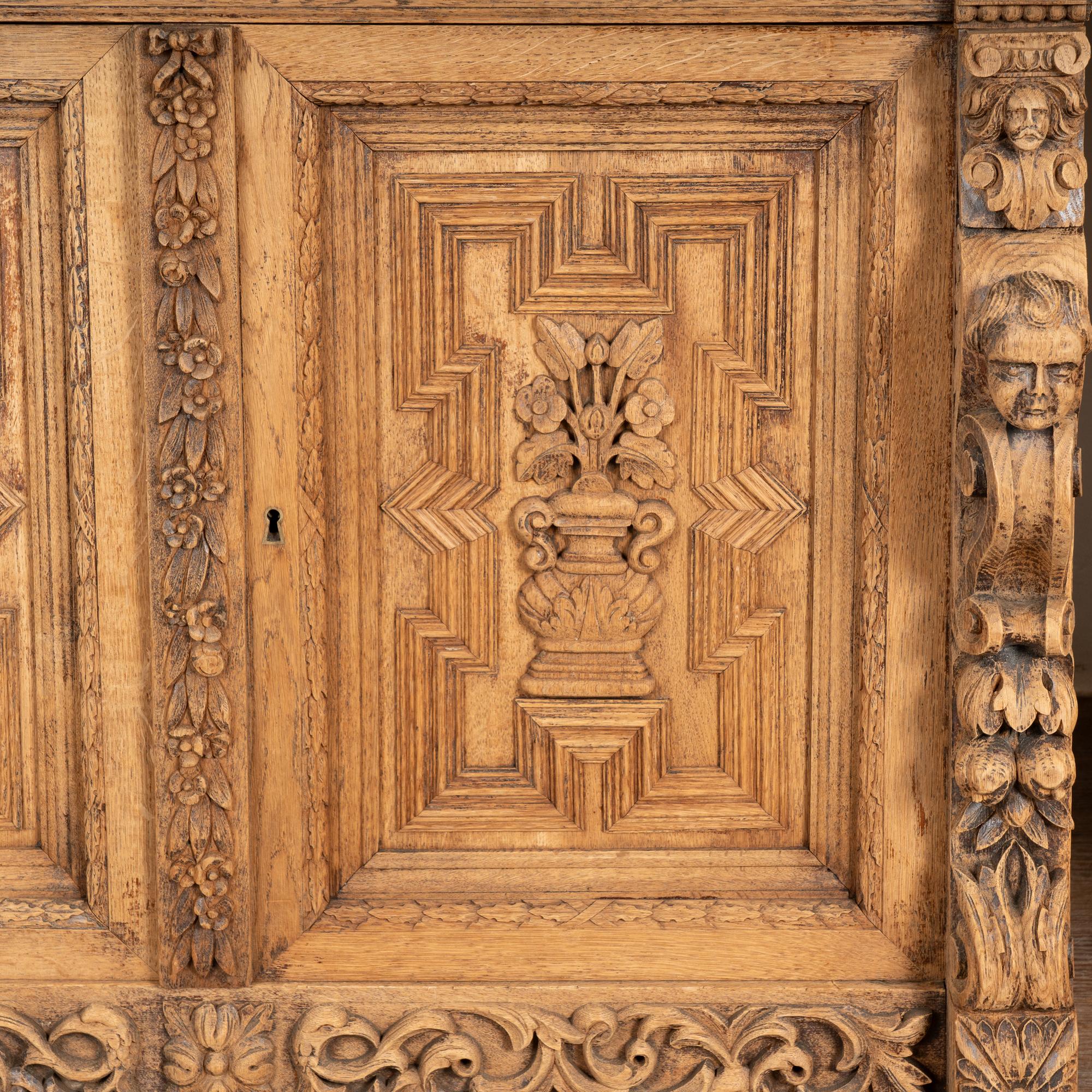 Coppia di librerie francesi del XIX secolo in Oak con ripiani regolabili in vendita 6