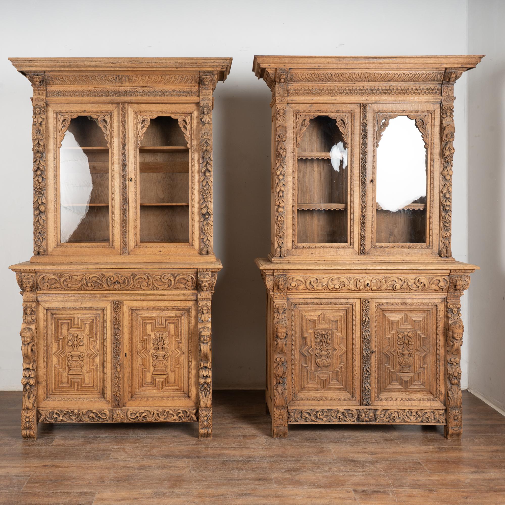 Francese Coppia di librerie francesi del XIX secolo in Oak con ripiani regolabili in vendita