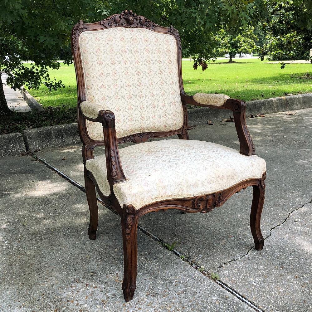 Pair 19th Century French Regence Walnut Armchairs, Fauteuils For Sale 3