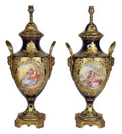 Coppia di lampade in porcellana in stile Sèvres francese del XIX secolo.