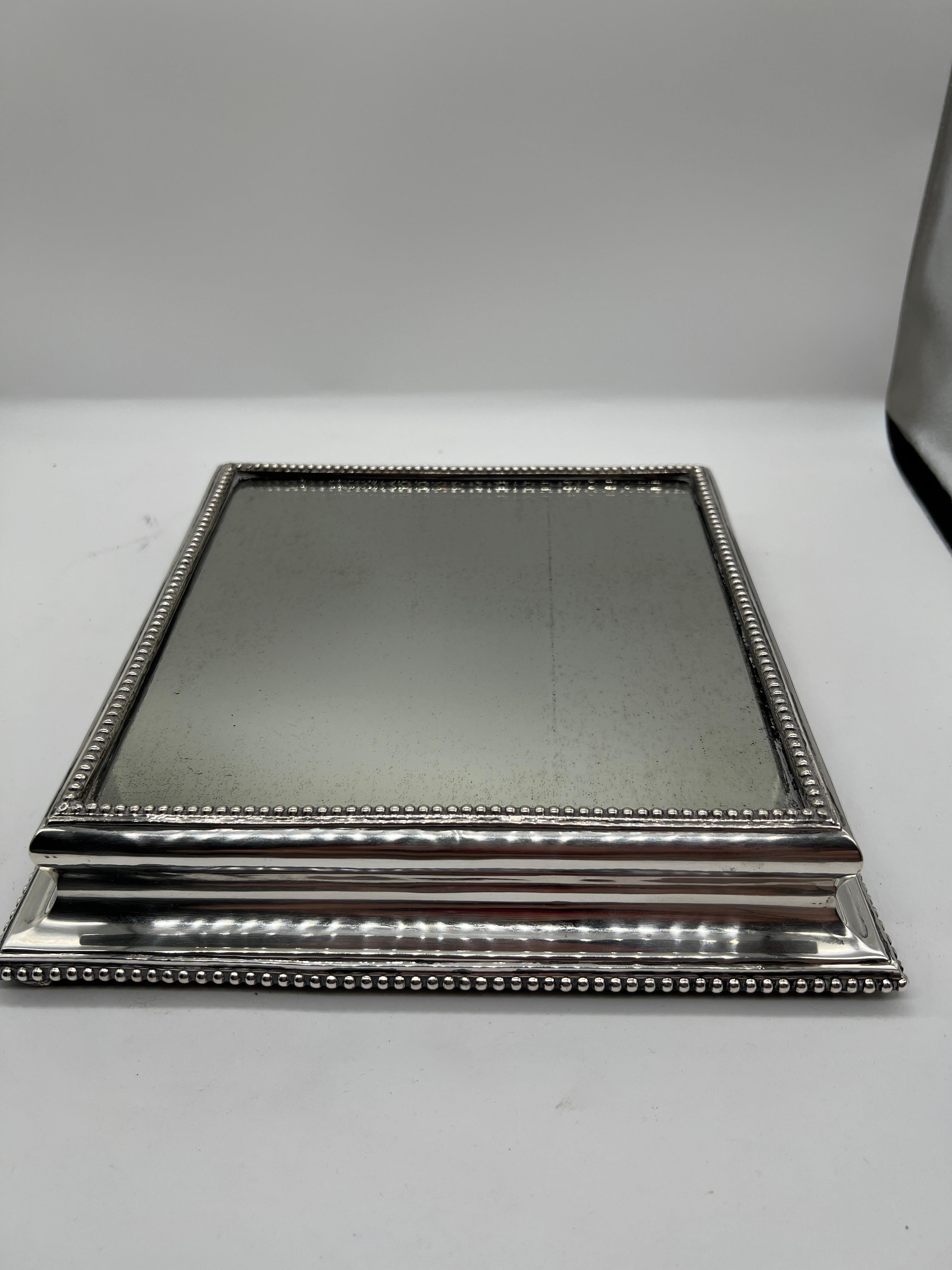 Paire de plateaux carrés à miroir en argent et en acajou du XIXe siècle en vente 4