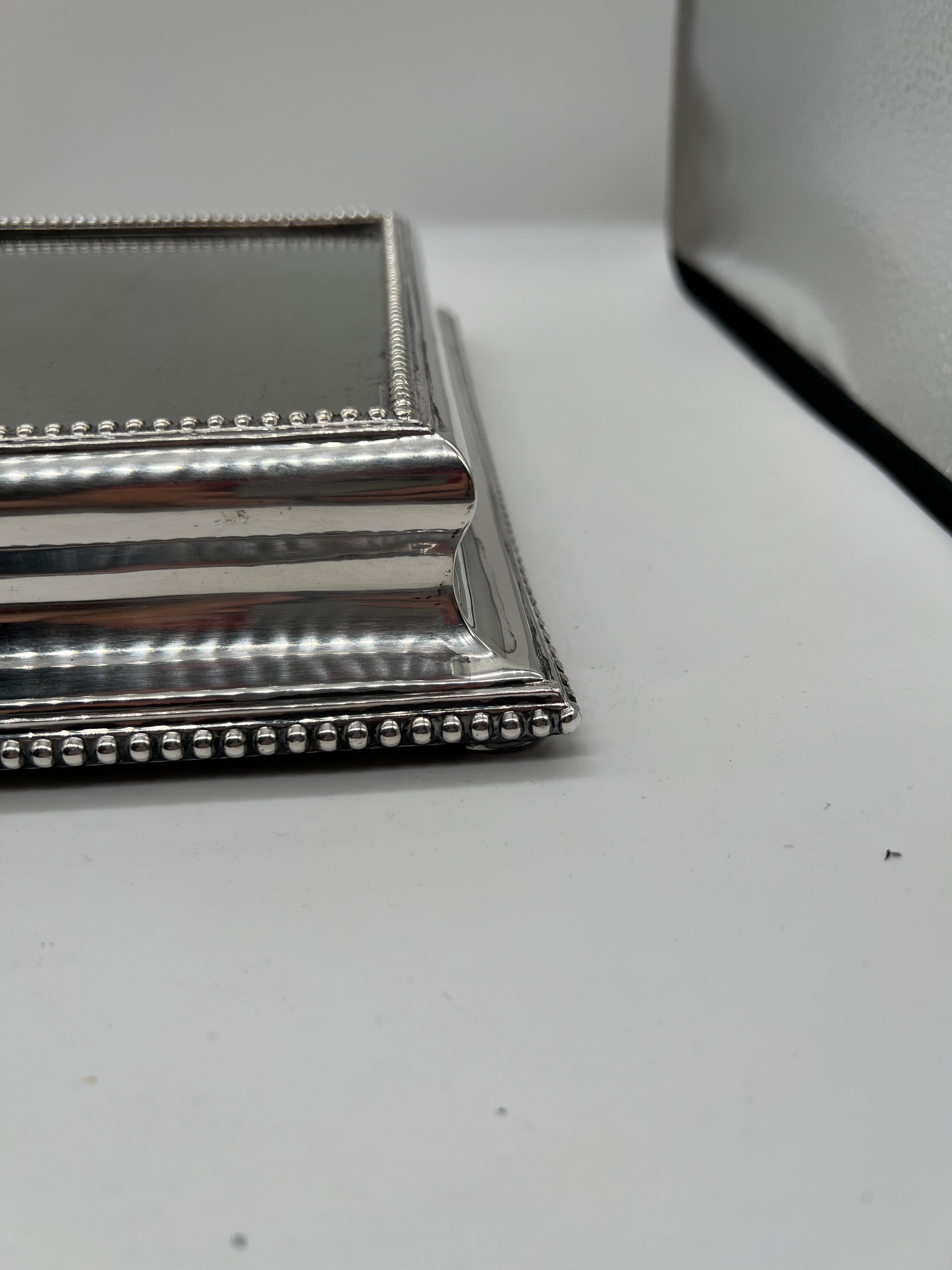 Paire de plateaux carrés à miroir en argent et en acajou du XIXe siècle en vente 5