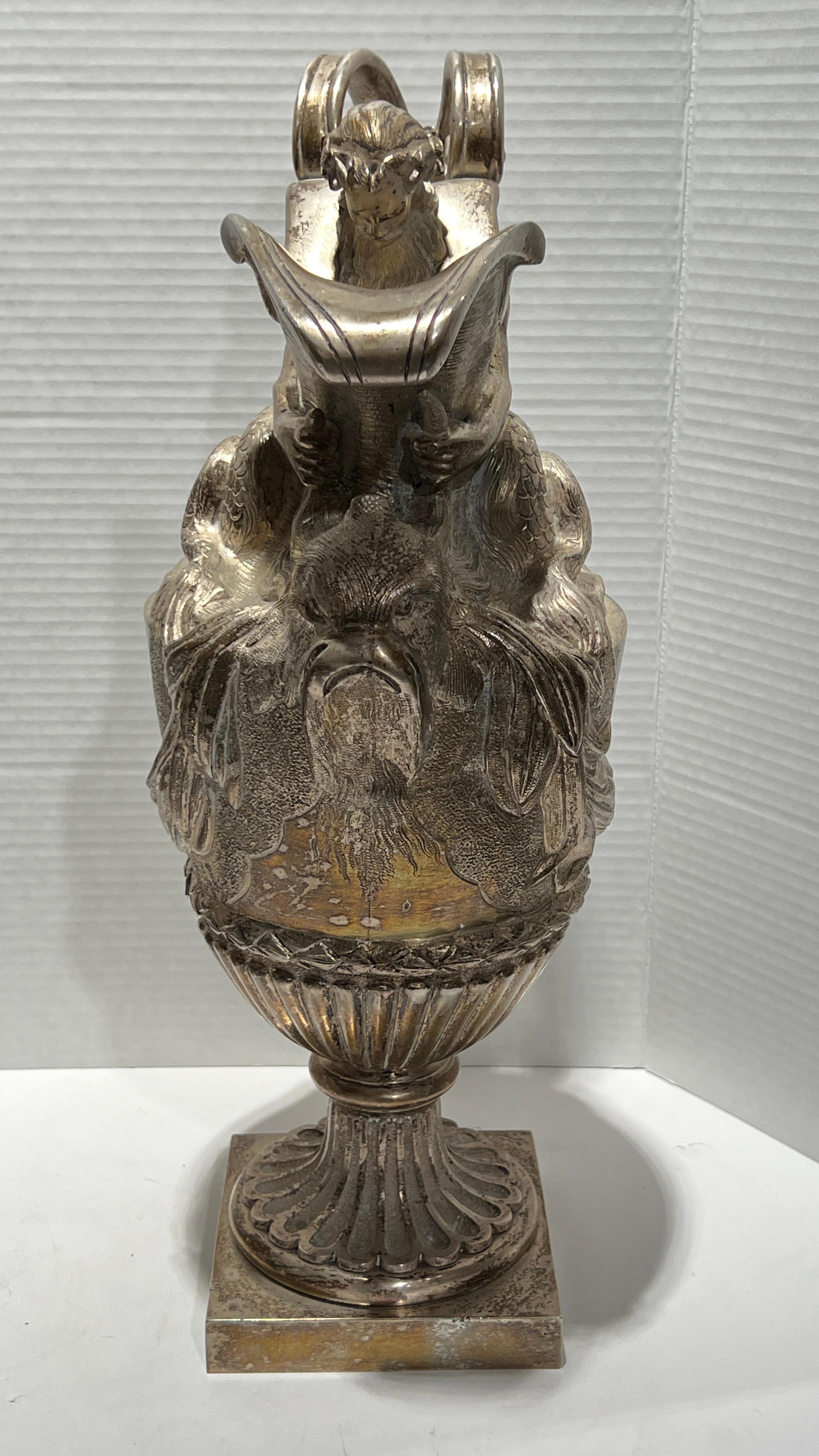 Paar französische Vasen in Kandelaberform aus versilberter Bronze im Louis-XVI-Stil des 19. Jahrhunderts im Angebot 6