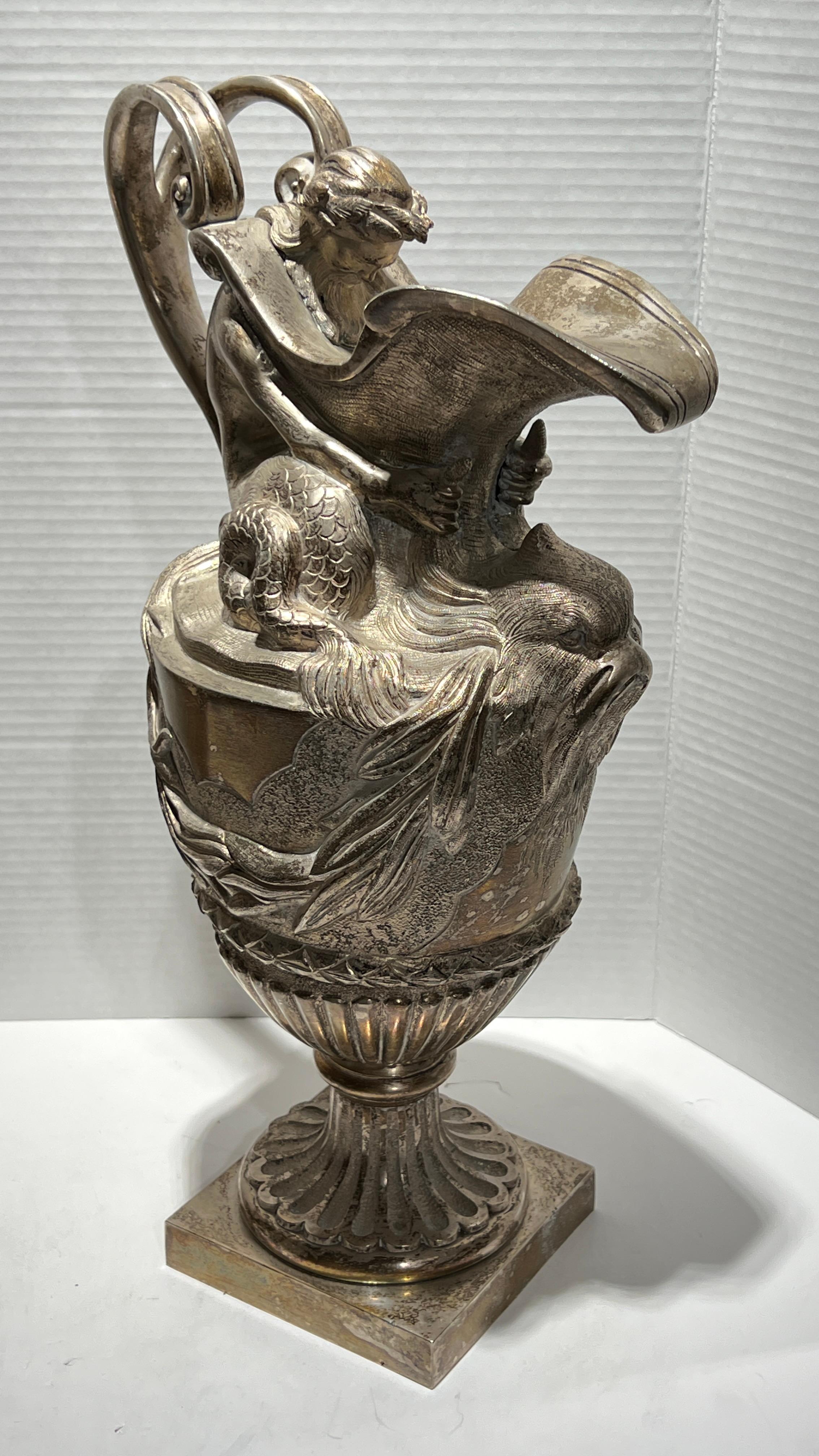 Paar französische Vasen in Kandelaberform aus versilberter Bronze im Louis-XVI-Stil des 19. Jahrhunderts im Angebot 8
