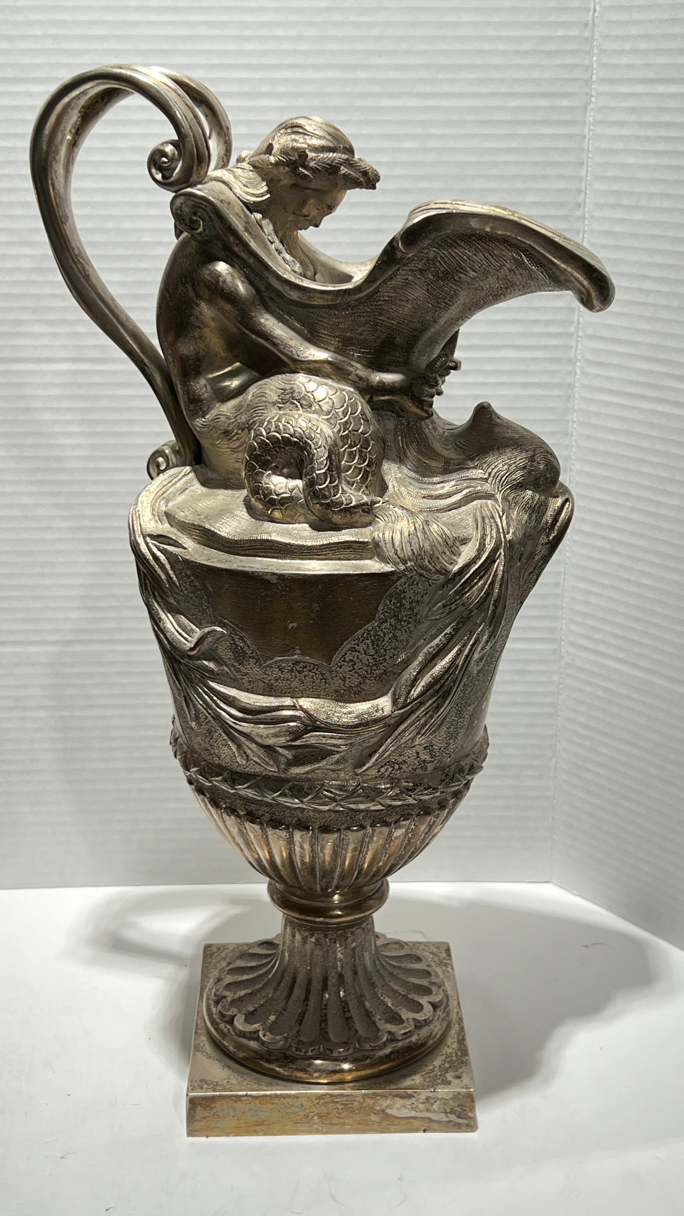 Paar französische Vasen in Kandelaberform aus versilberter Bronze im Louis-XVI-Stil des 19. Jahrhunderts im Angebot 12