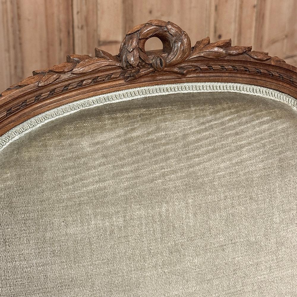 Paire de fauteuils en noyer français du 19ème siècle ~ Fauteuils avec Mohair en vente 9