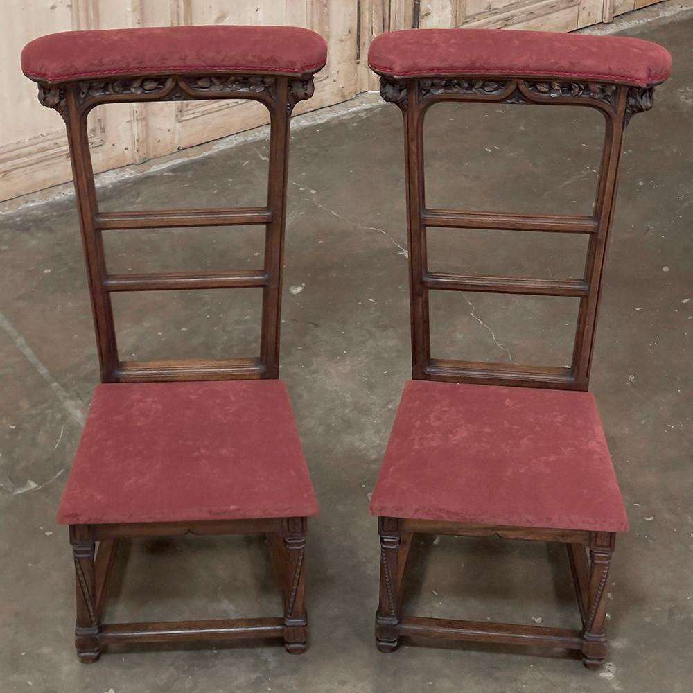 Pair 19th Century French Walnut Neogothic Prayer Kneelers In Good Condition For Sale In Dallas, TX