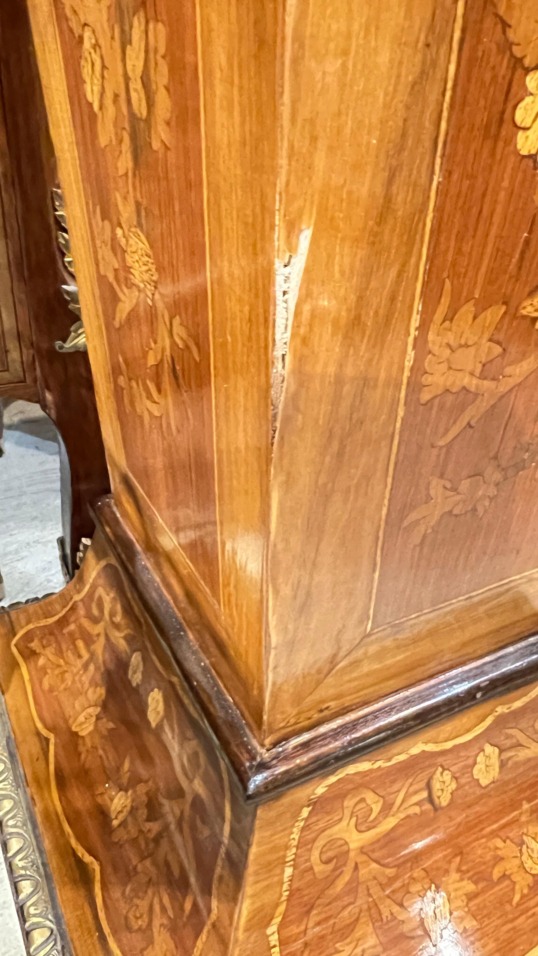Coppia di piedistalli in legno e bronzo del XIX secolo con intarsio di tarsia in vendita 6
