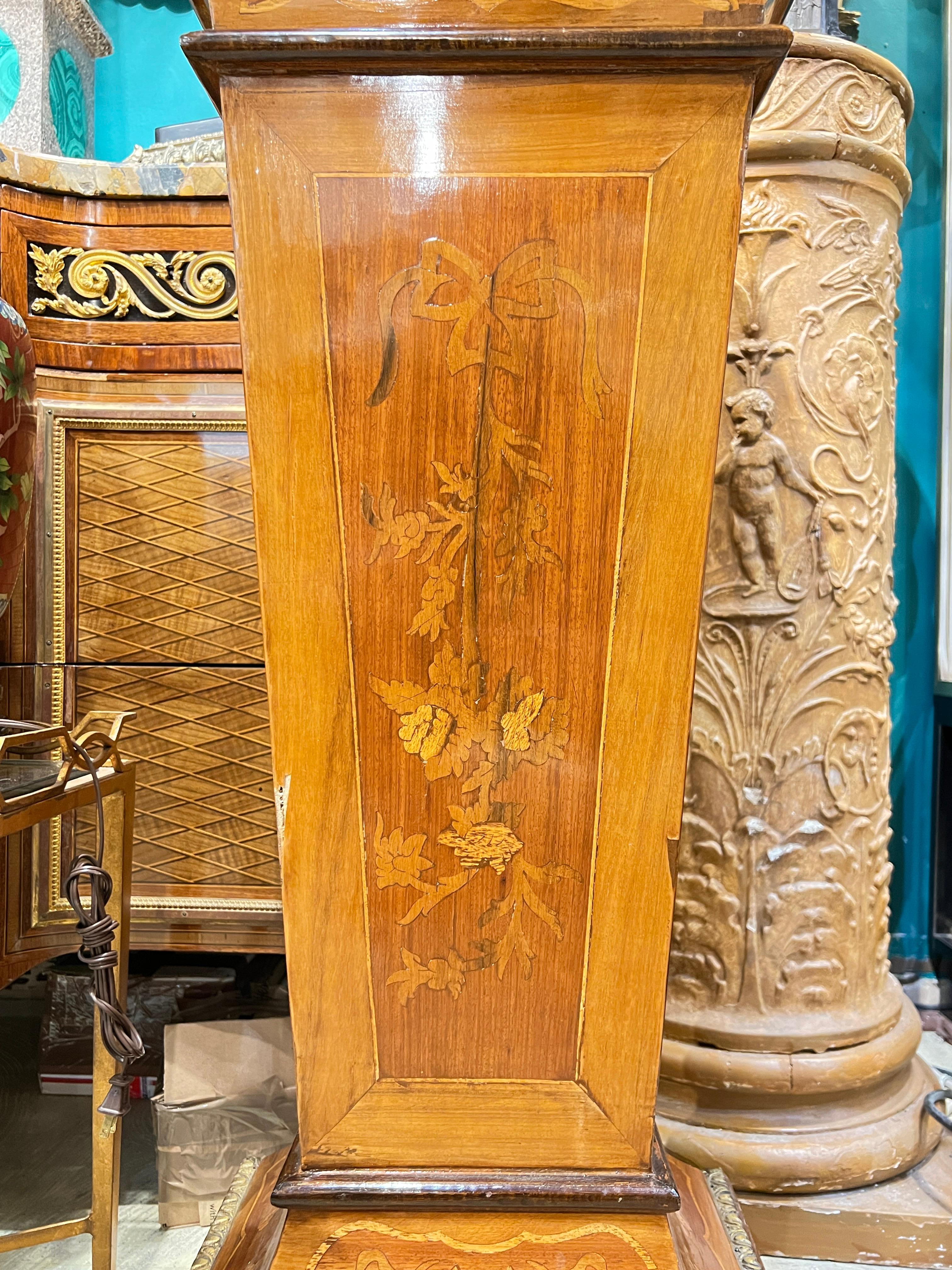 Coppia di piedistalli in legno e bronzo del XIX secolo con intarsio di tarsia in vendita 3