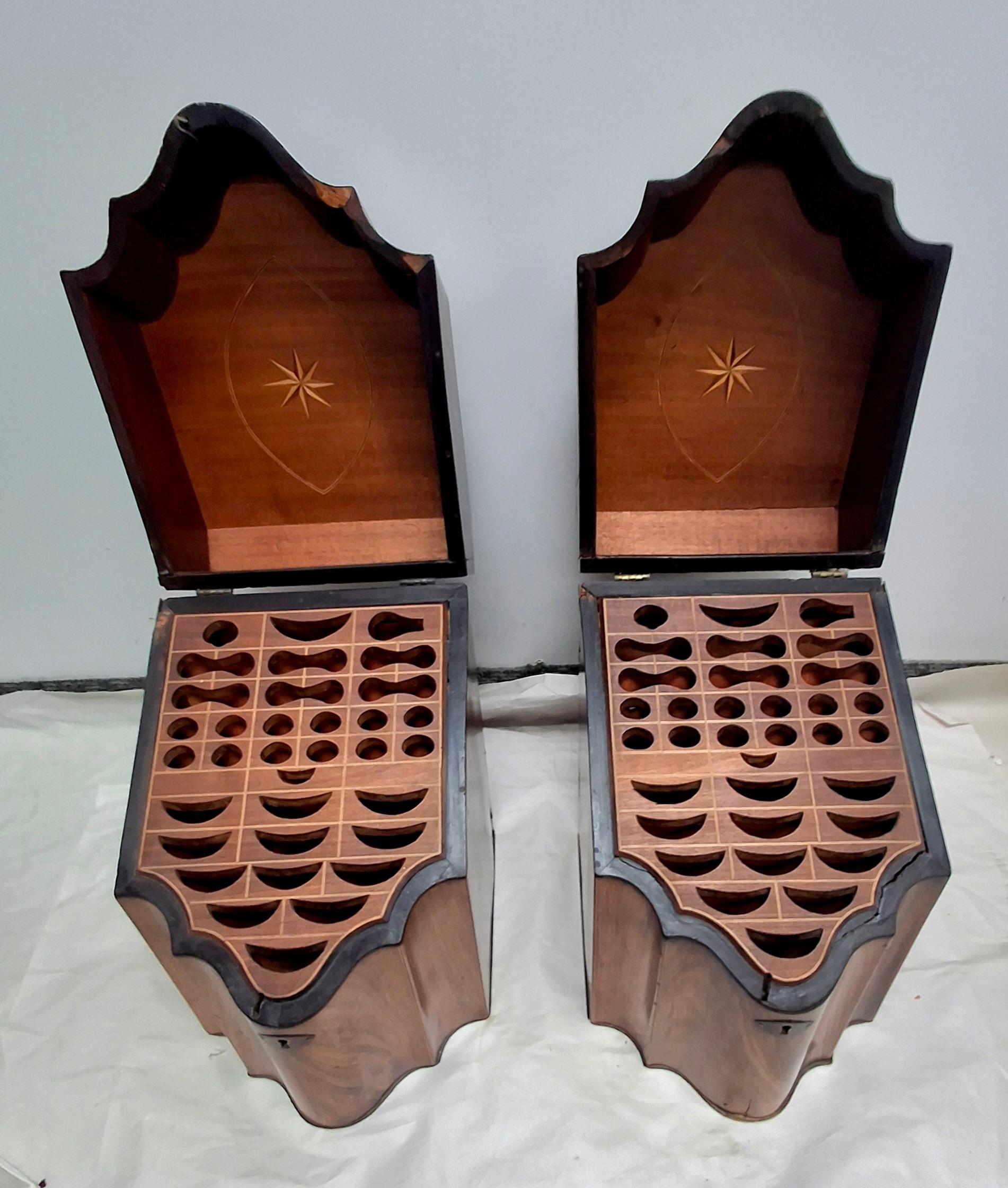 Mogano Coppia di scatole per coltelli in mogano stile Giorgio III del XIX secolo in vendita