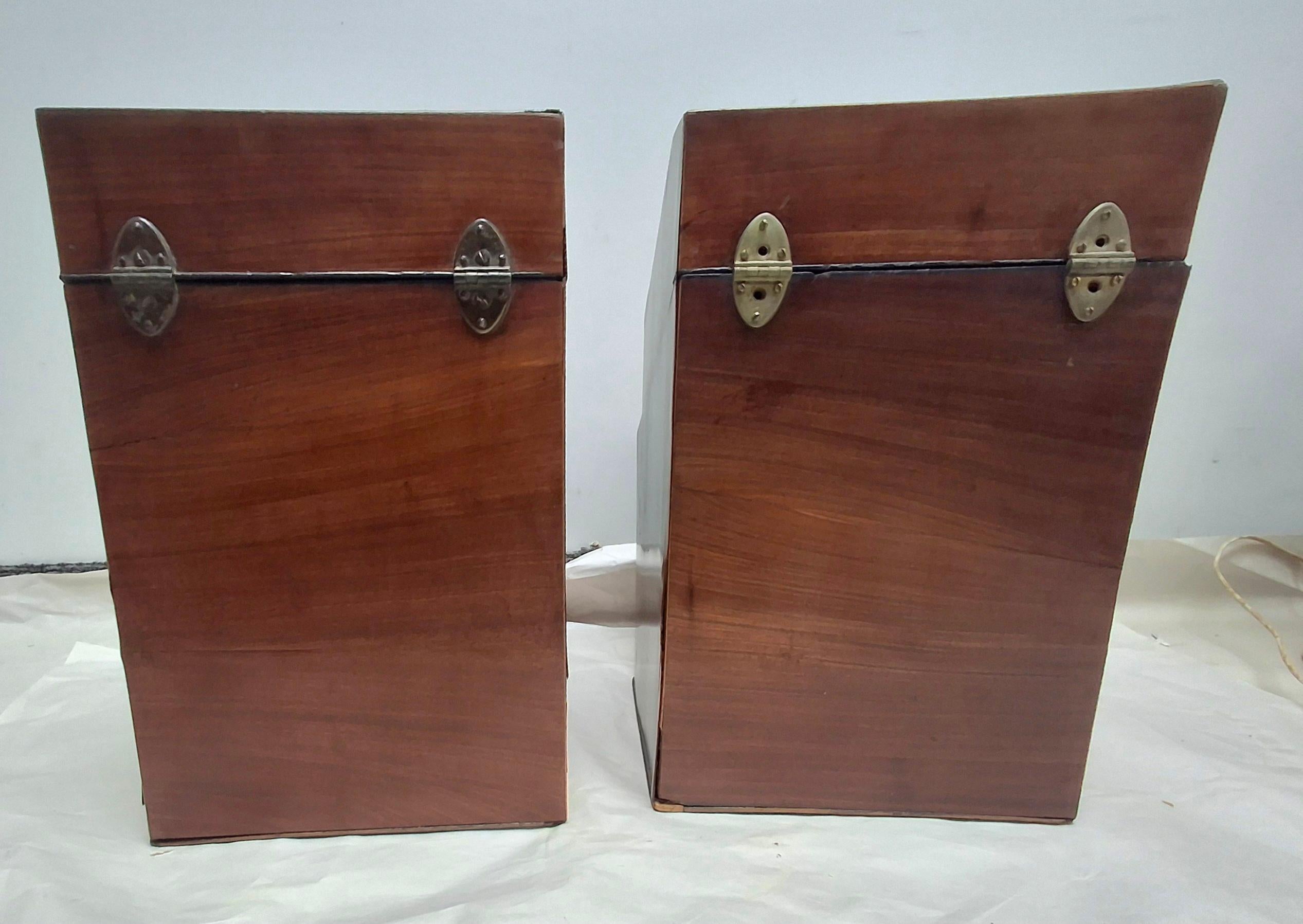 Coppia di scatole per coltelli in mogano stile Giorgio III del XIX secolo in vendita 2