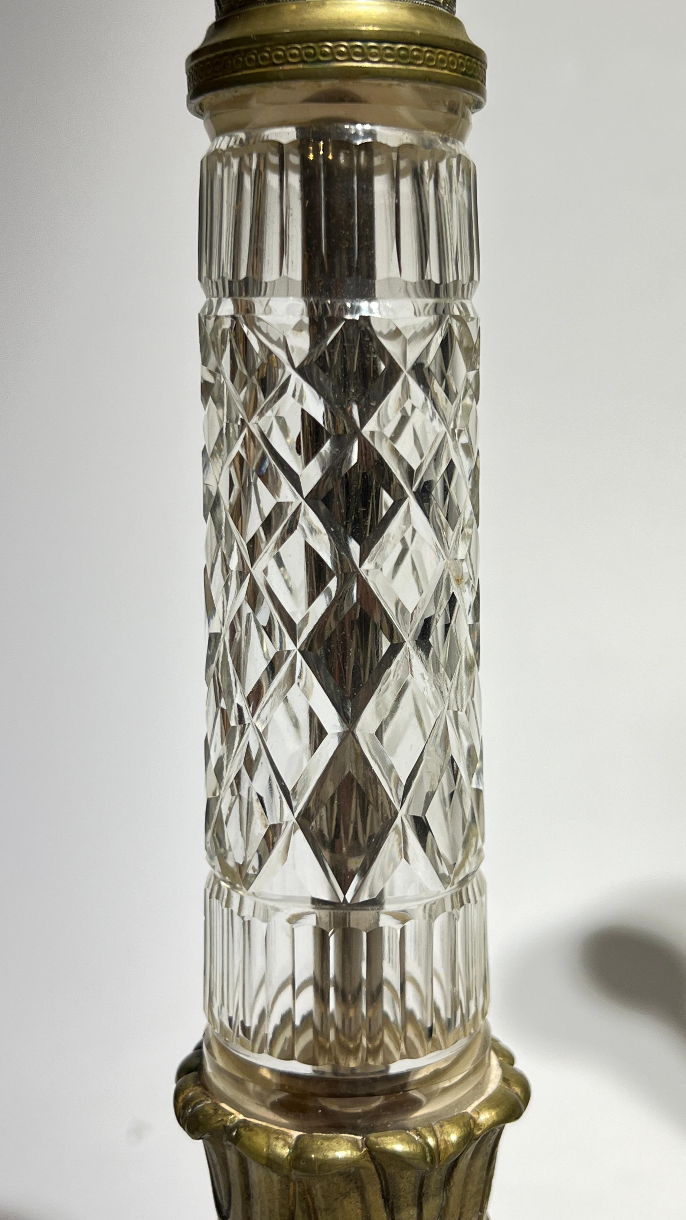 Paire de chandeliers de style Empire en bronze doré et verre taillé du 19e siècle en vente 6