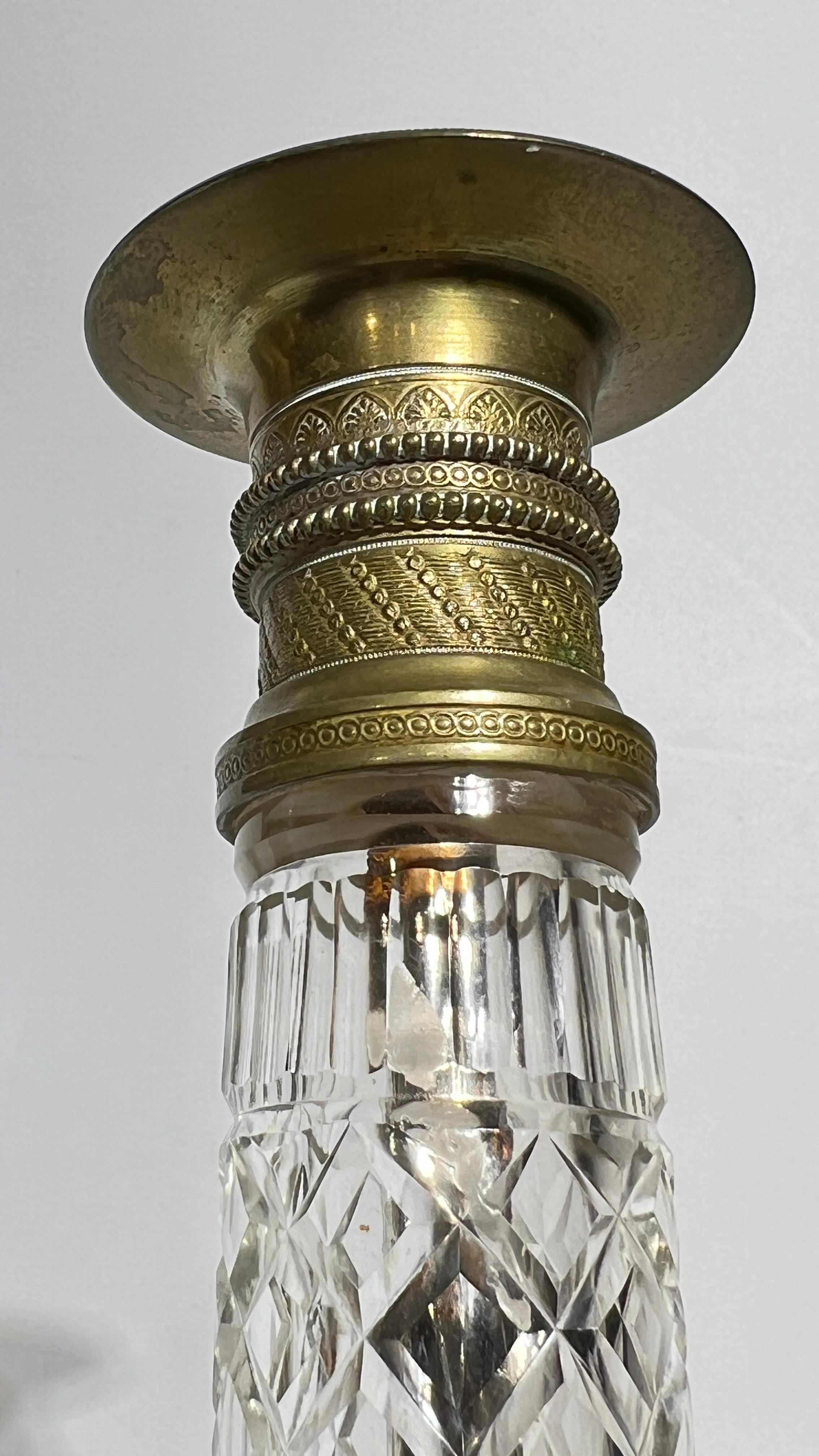 Paire de chandeliers de style Empire en bronze doré et verre taillé du 19e siècle en vente 10