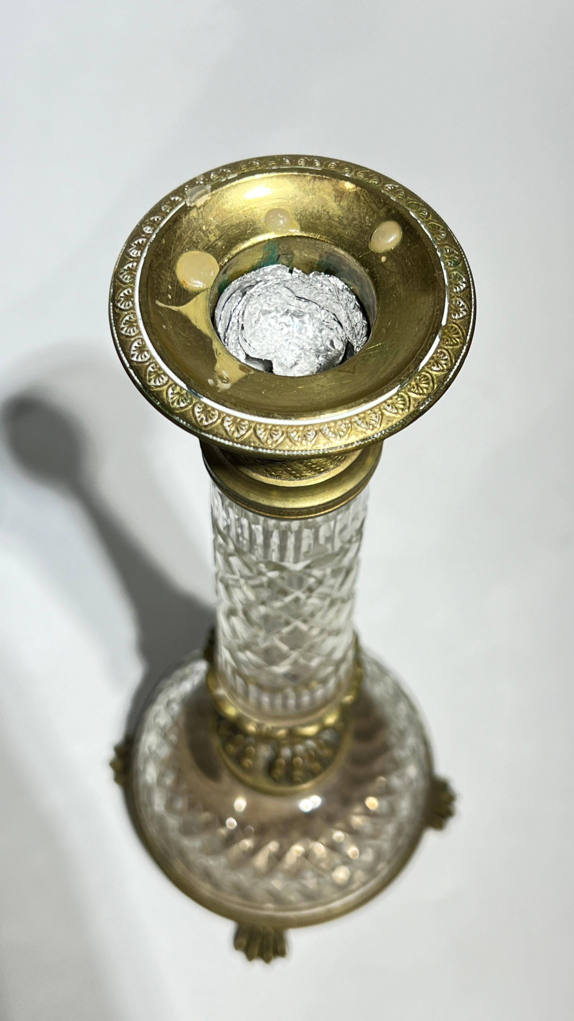 Paire de chandeliers de style Empire en bronze doré et verre taillé du 19e siècle en vente 12