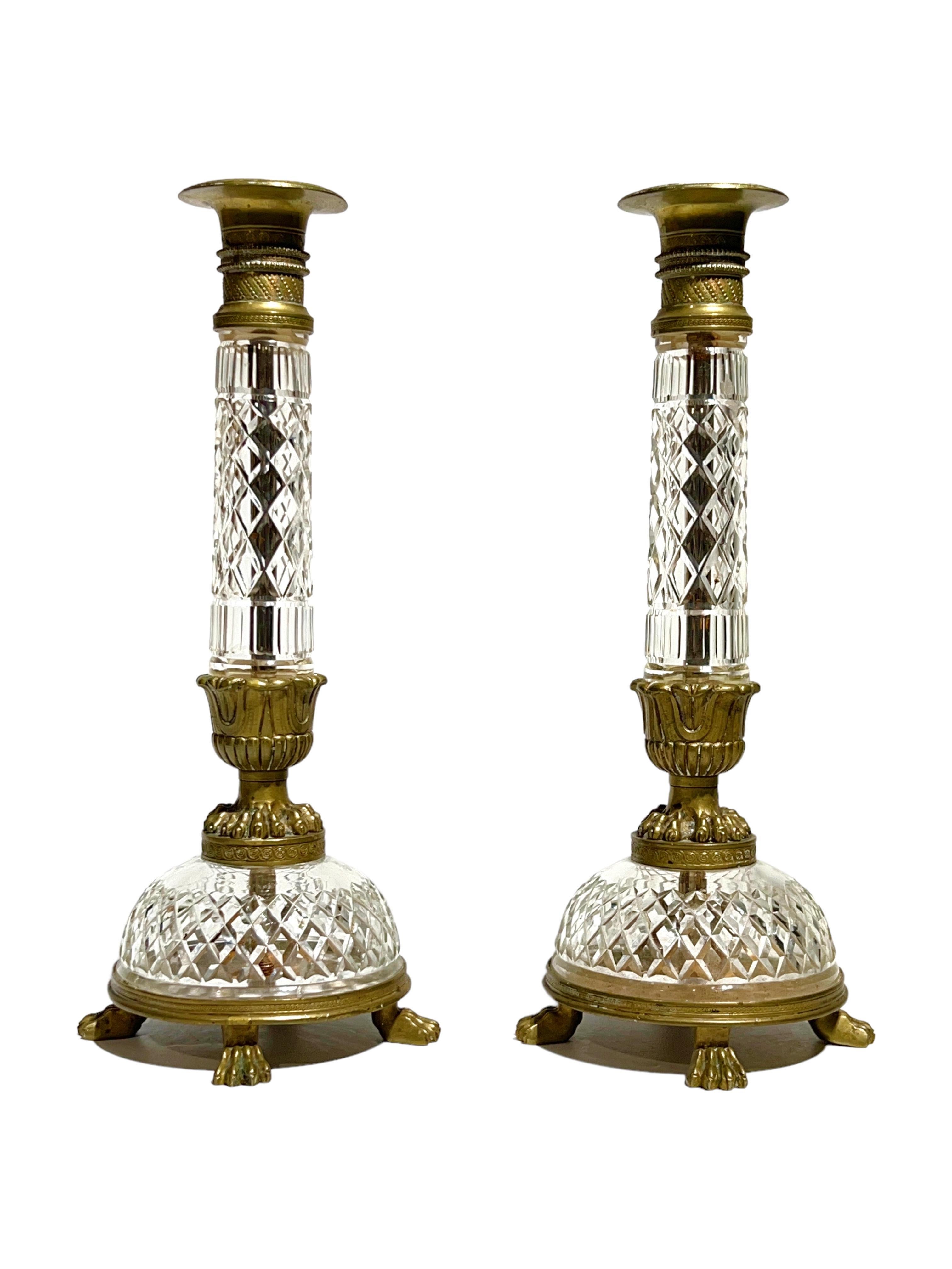 Paire de chandeliers de style Empire en bronze doré et verre taillé du 19e siècle Bon état - En vente à New York, NY