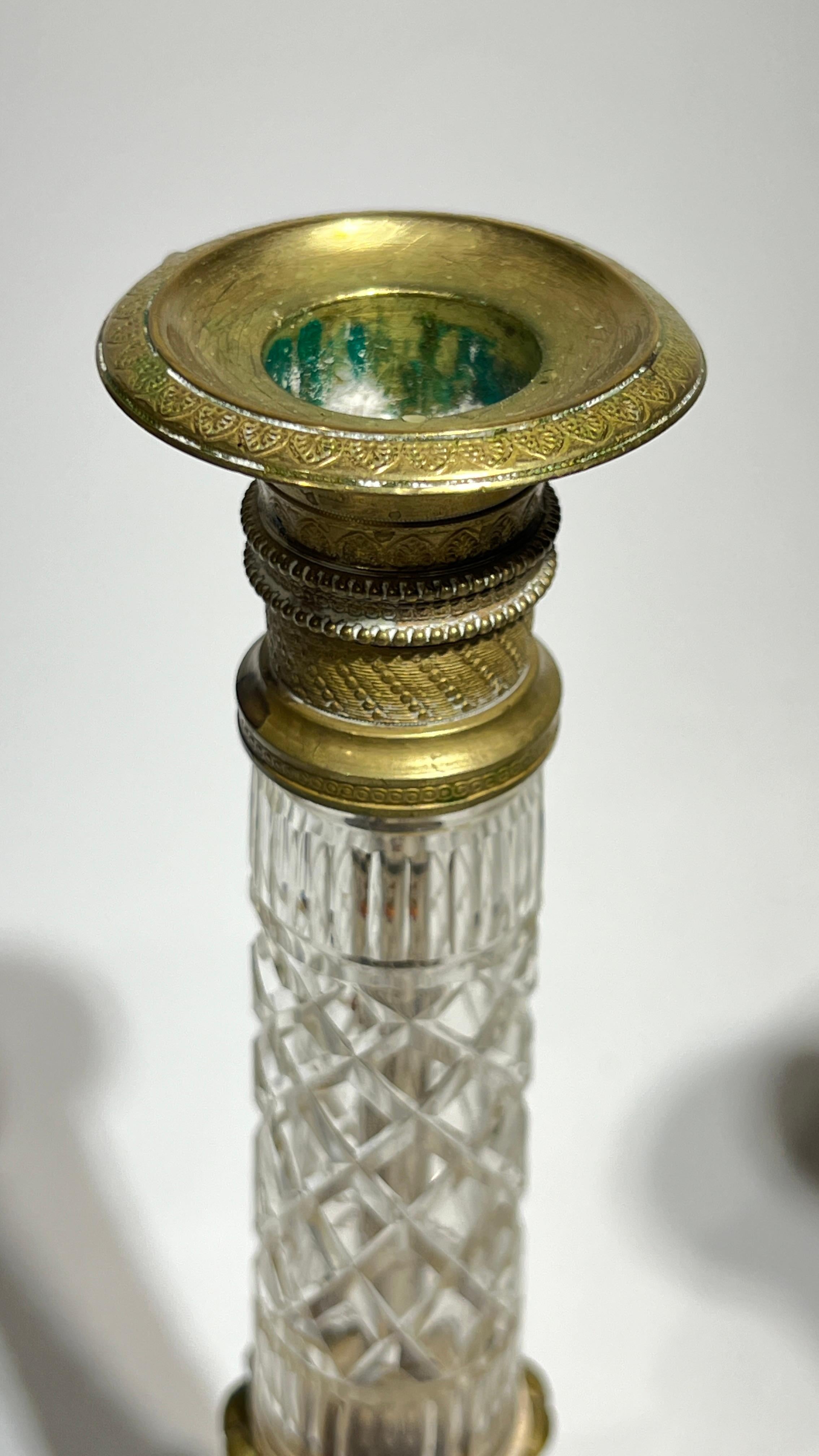 Paire de chandeliers de style Empire en bronze doré et verre taillé du 19e siècle en vente 2