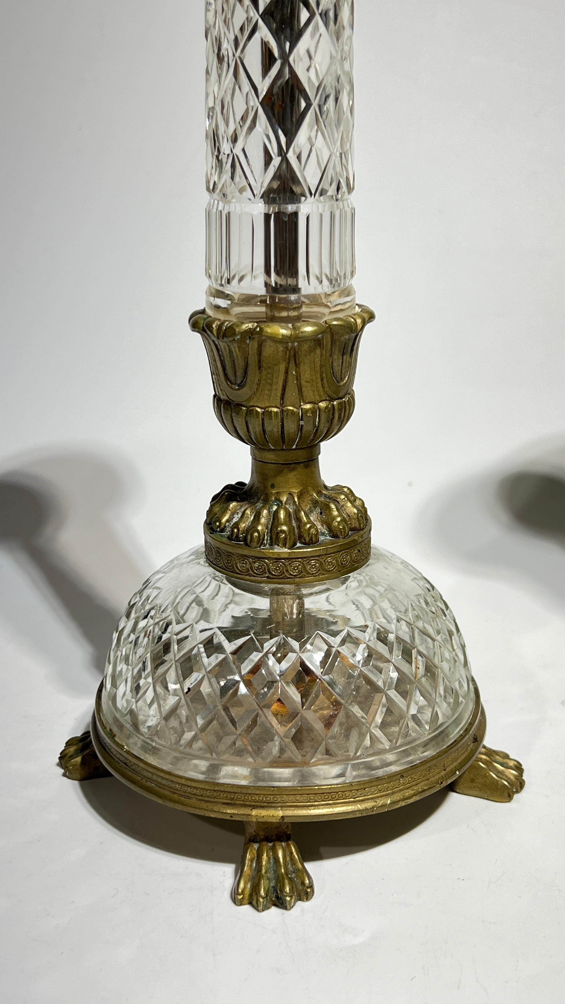 Paire de chandeliers de style Empire en bronze doré et verre taillé du 19e siècle en vente 3
