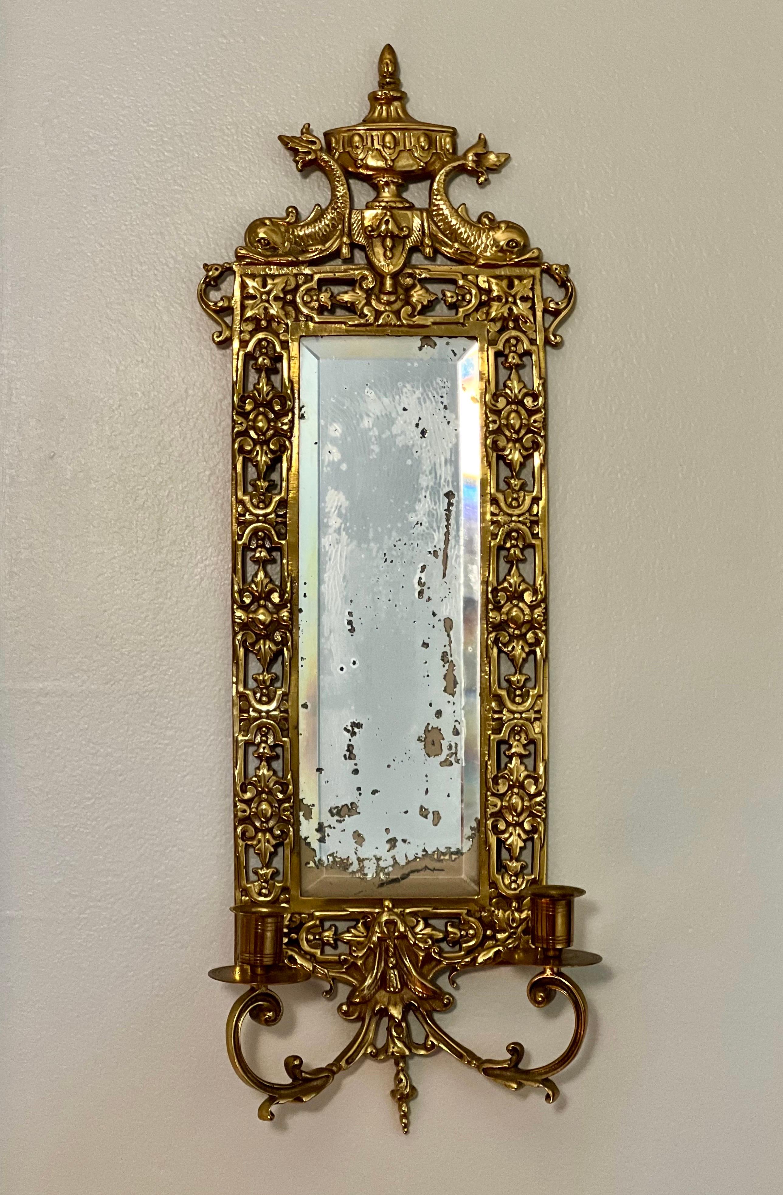 Paar vergoldete Bronze-Girandole des 19. Jahrhunderts mit Kandelabern (Abgeschrägt) im Angebot
